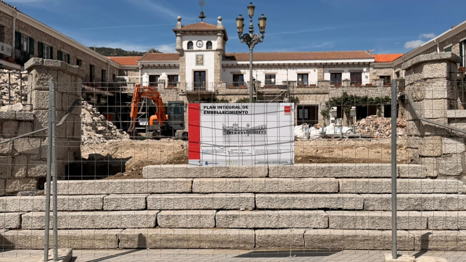 Avanza la remodelación de la Plaza Mayor de Hoyo de Manzanares