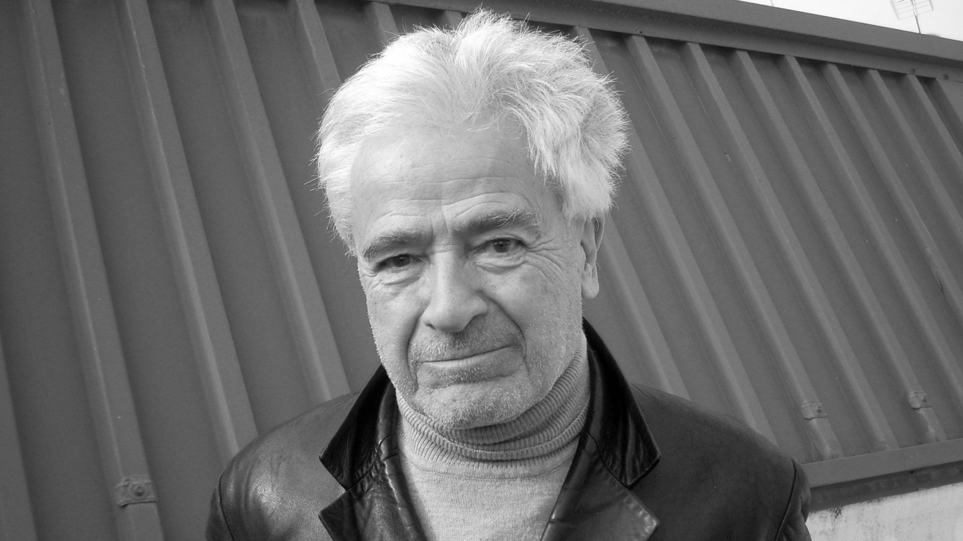 Muere Cruz Novillo, diseñador de logos como el puño y la rosa de PSOE o el de la Cadena COPE