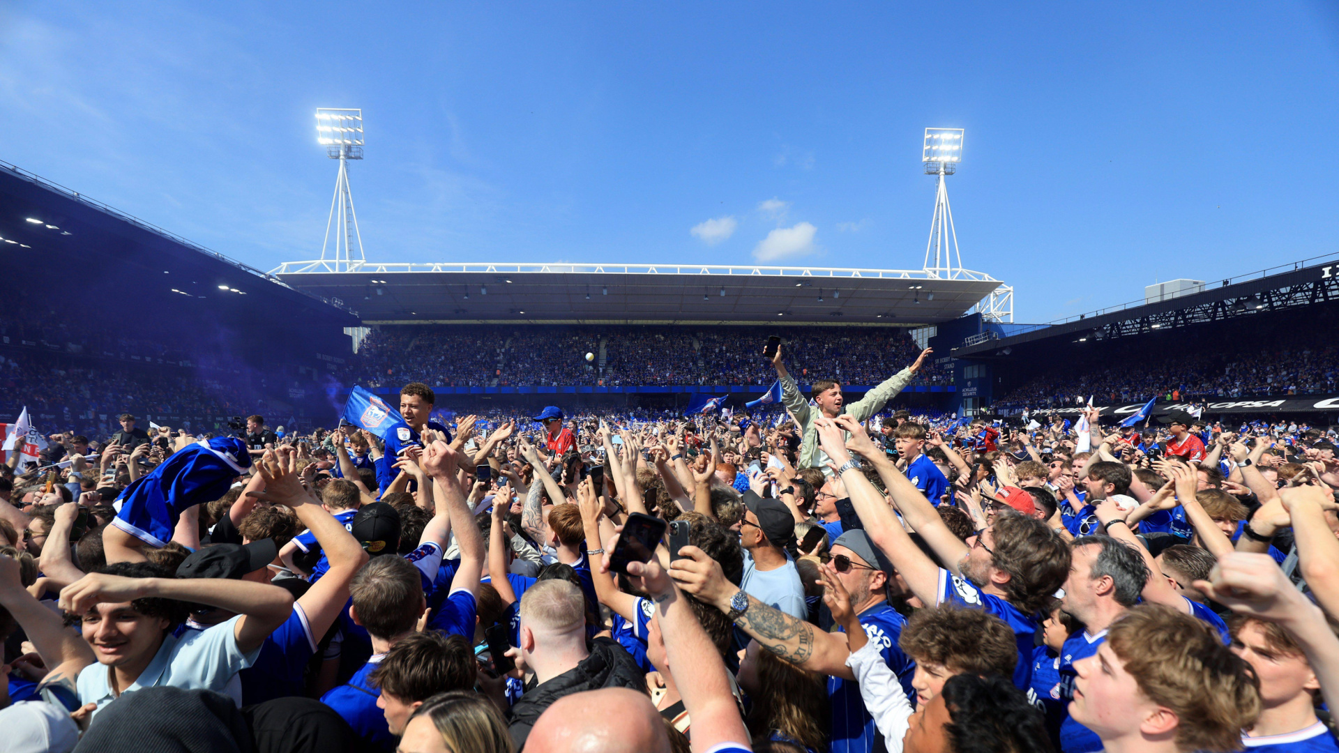 El Ipswich regresa a la Premier League y 'regala' 15 millones de euros al Como