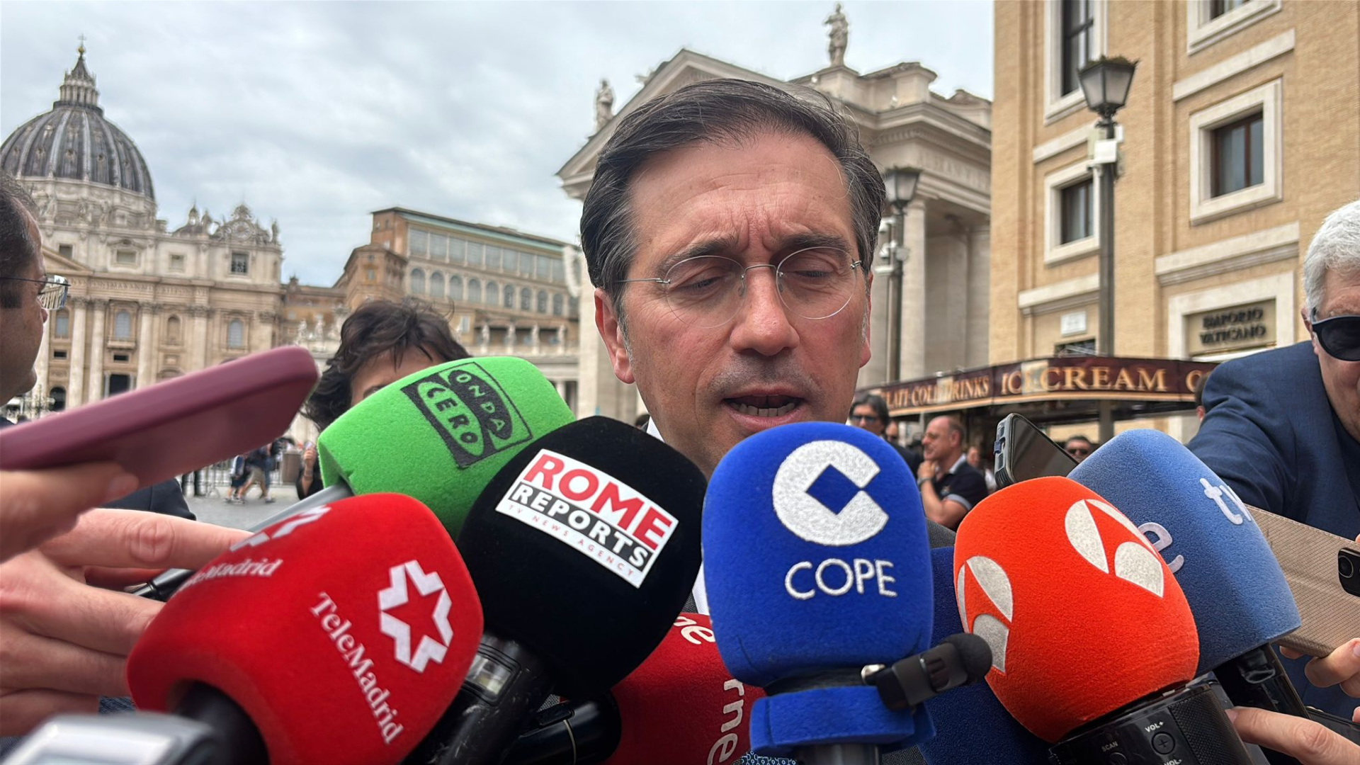 José Manuel Albares, tras su encuentro con León XIV: “Es un gesto de amistad y cariño a España. Hemos tocado momentos importante de la visita, como el de la Sagrada Familia en Barcelona