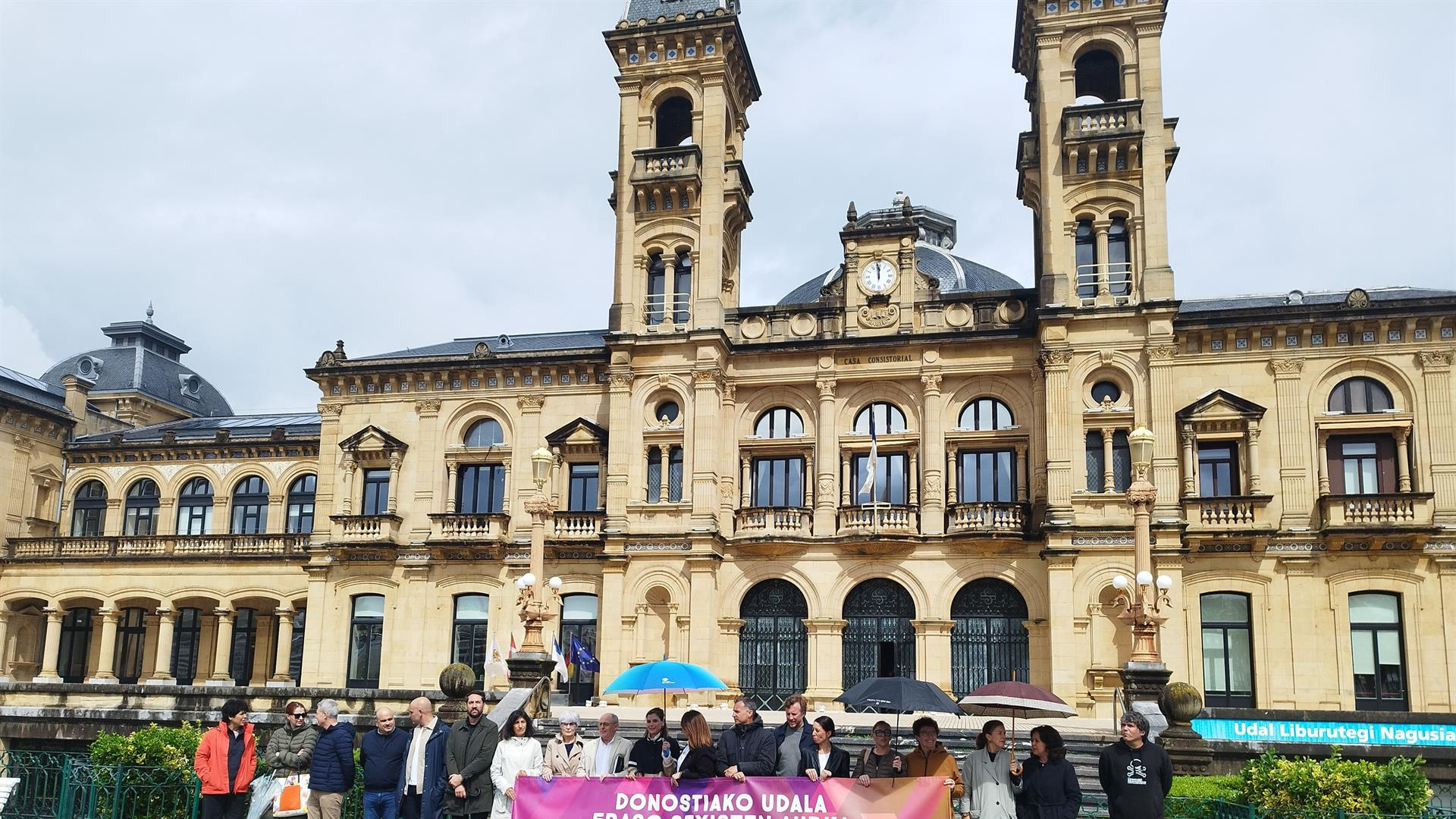 Emakunde apela a los ciudadanos como agentes de prevención después de que la llamada de su compañera de piso haya salvado la vida a una joven en San Sebastián