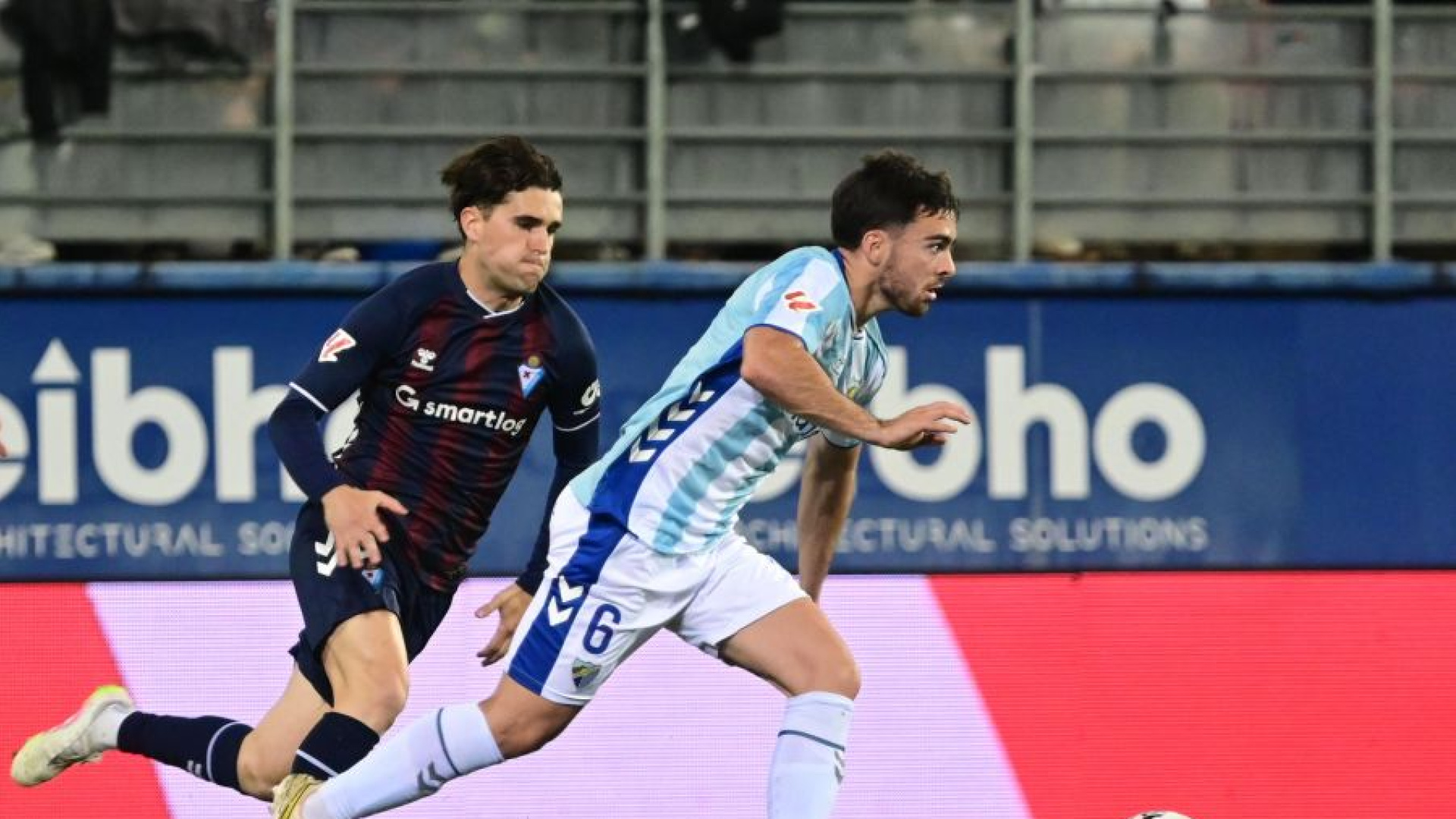 Ramón Enríquez vuelve a sonreír: el canterano renace tras su calvario y lidera al Málaga