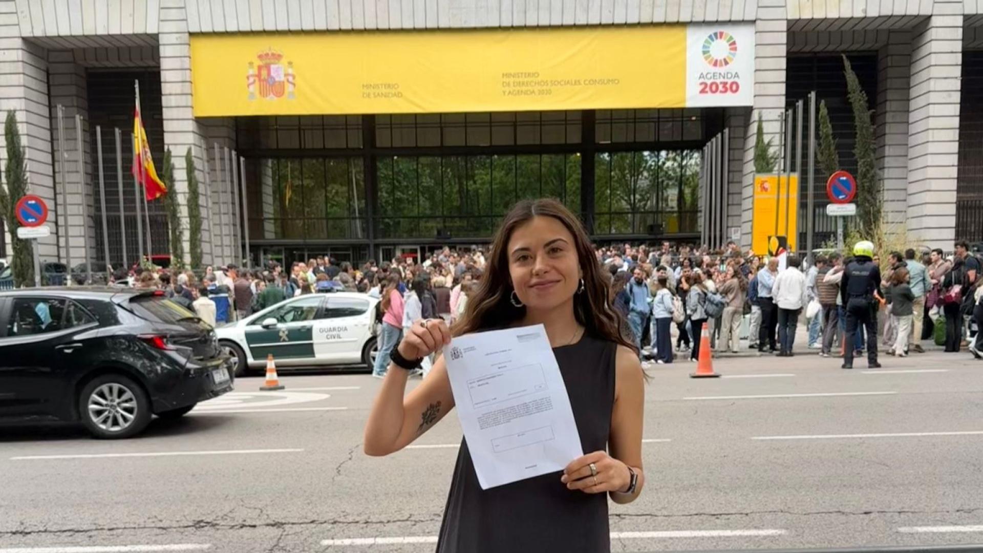 Paula Garrote, la gijonesa que ha repetido el MIR a pesar de conseguir el puesto 49 de España en 2024: 