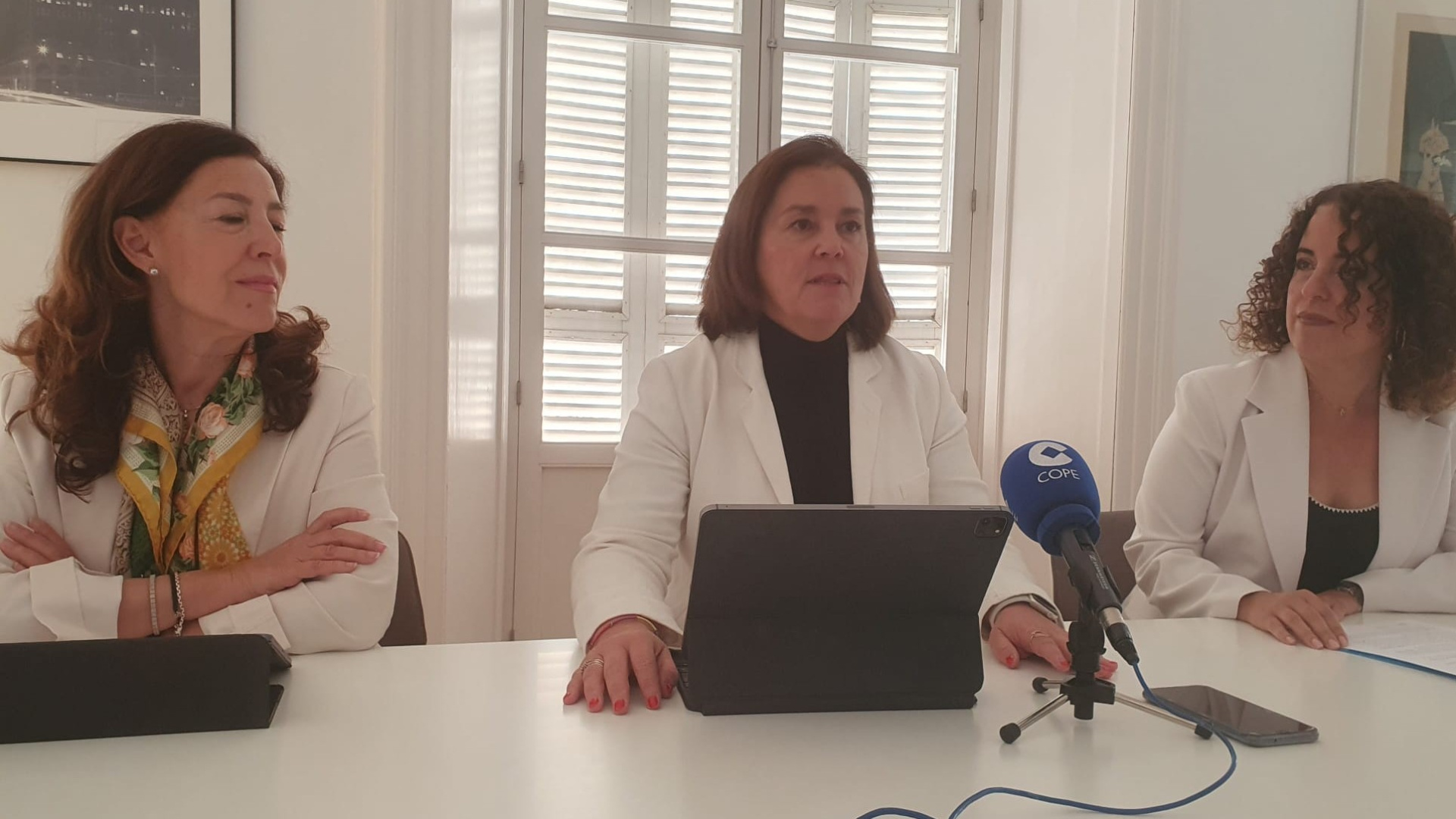Fundación Arquia y Cruz Roja impulsan un programa para reactivar la carrera de los arquitectos en Cádiz