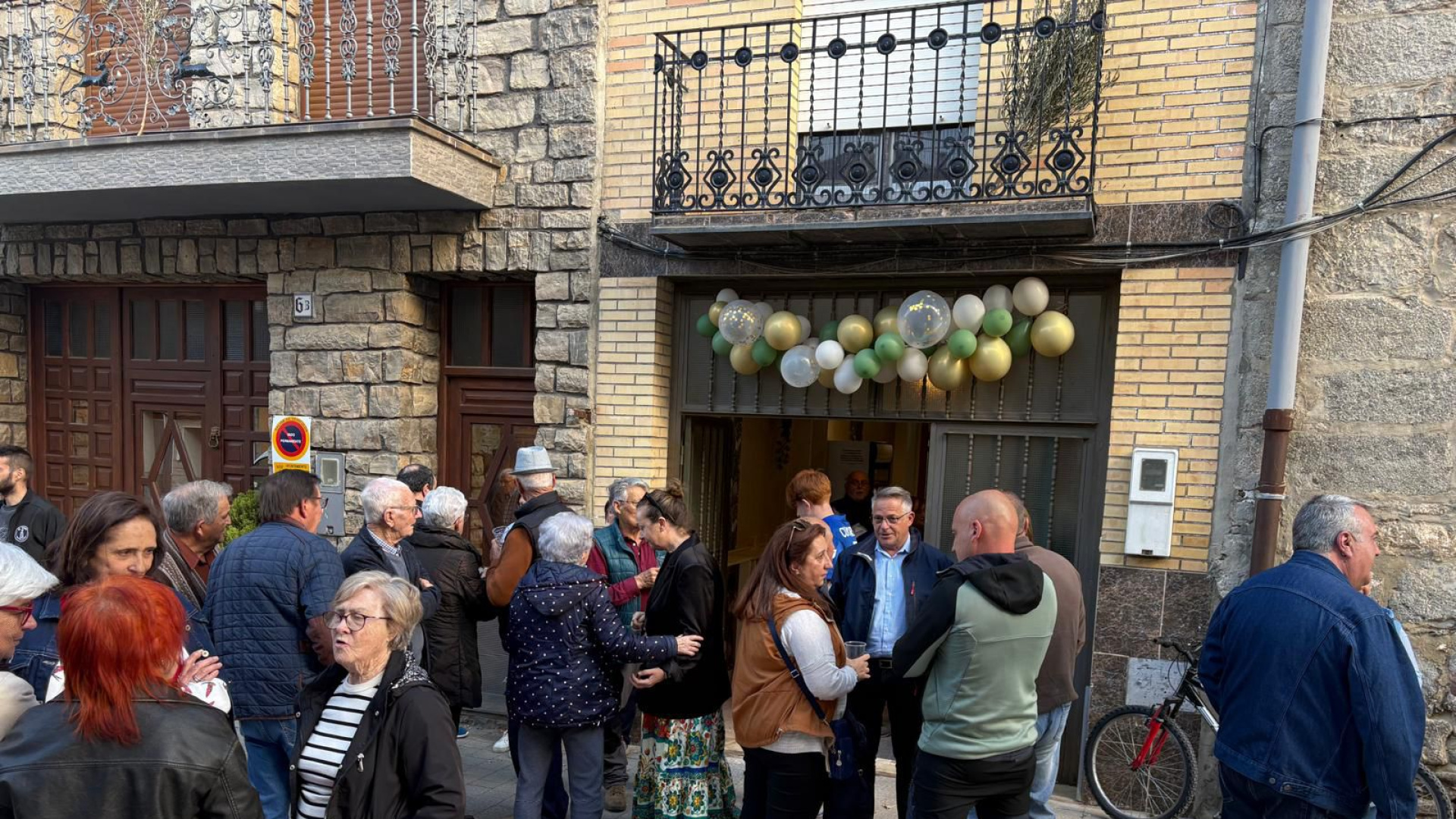Una emprendedora que huyó de la dana junto a su familia abre una panadería en El Toro, el pueblo de Castellón que aumenta su población