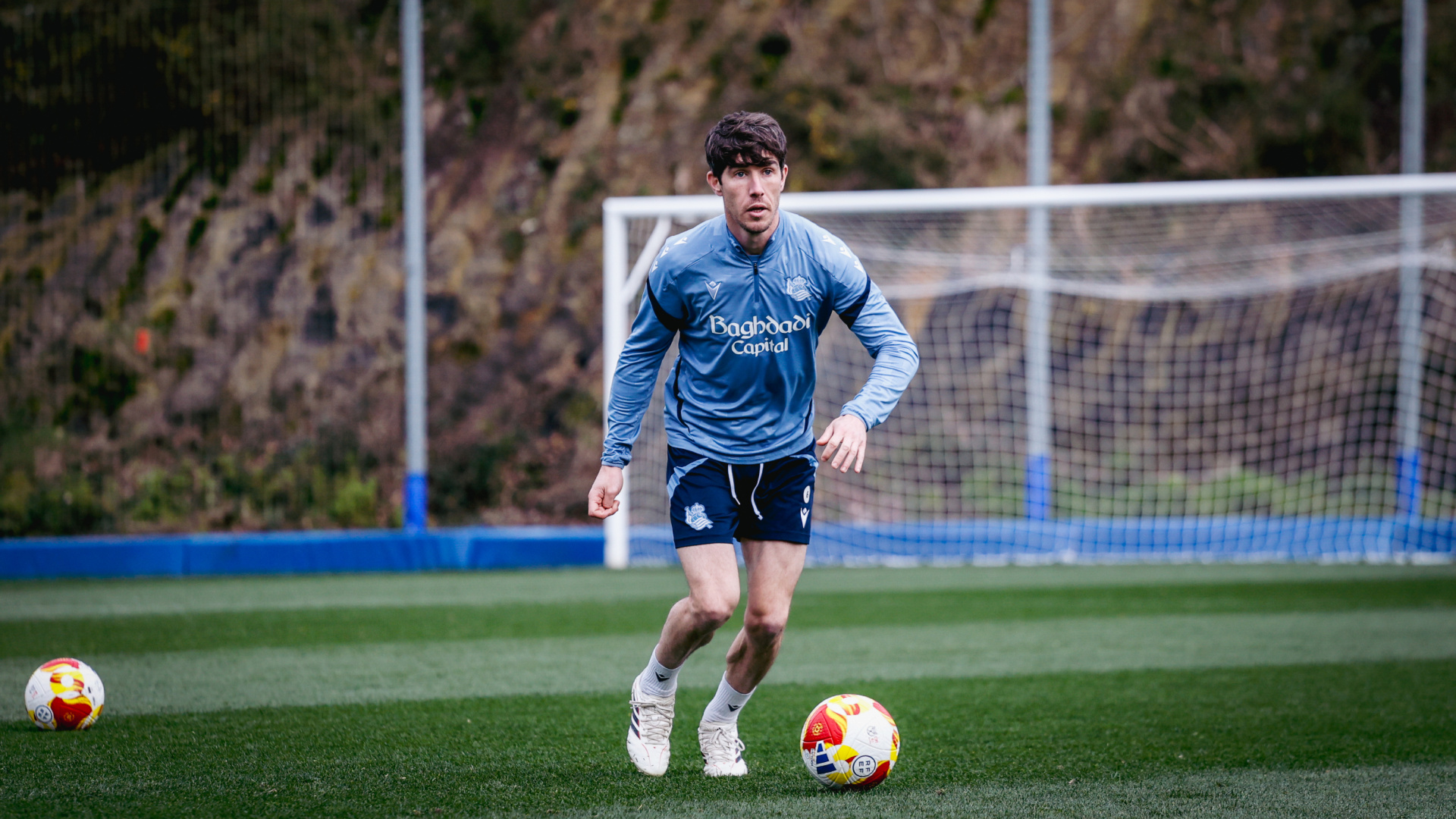 El adiós del capitán Aritz Elustondo divide a la Real Sociedad: ¿decisión de Matarazzo o del club?