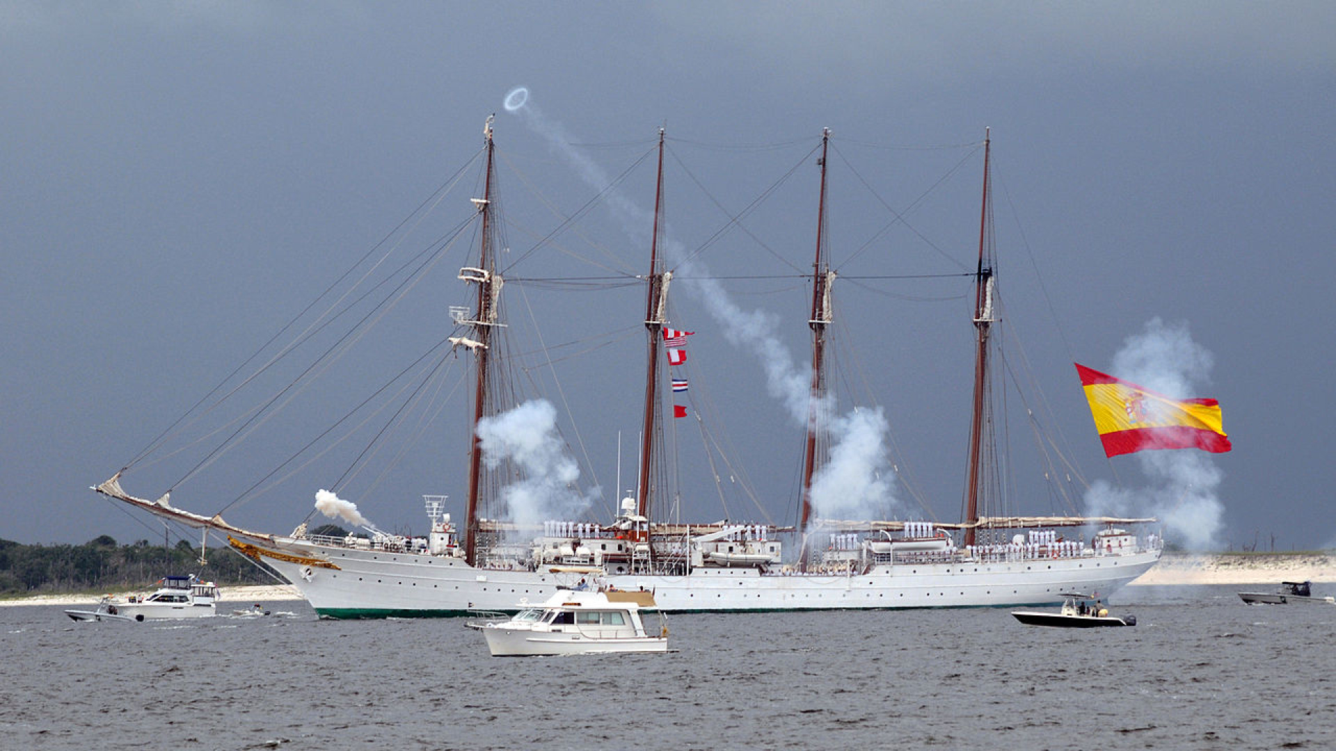 Hasta 2.000 euros por tus fotos del Juan Sebastián de Elcano en Alicante
