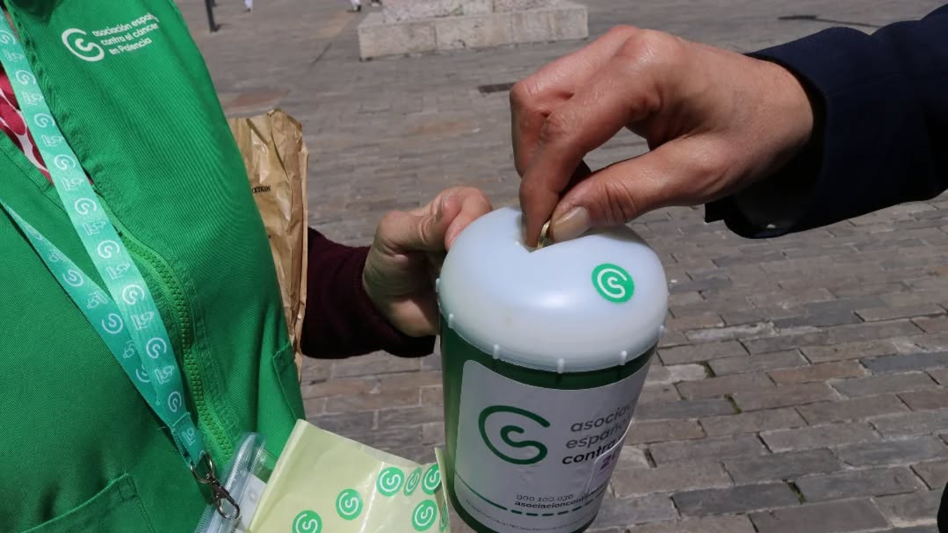 Cristina, voluntaria de la Asociación Española contra el Cáncer: 
