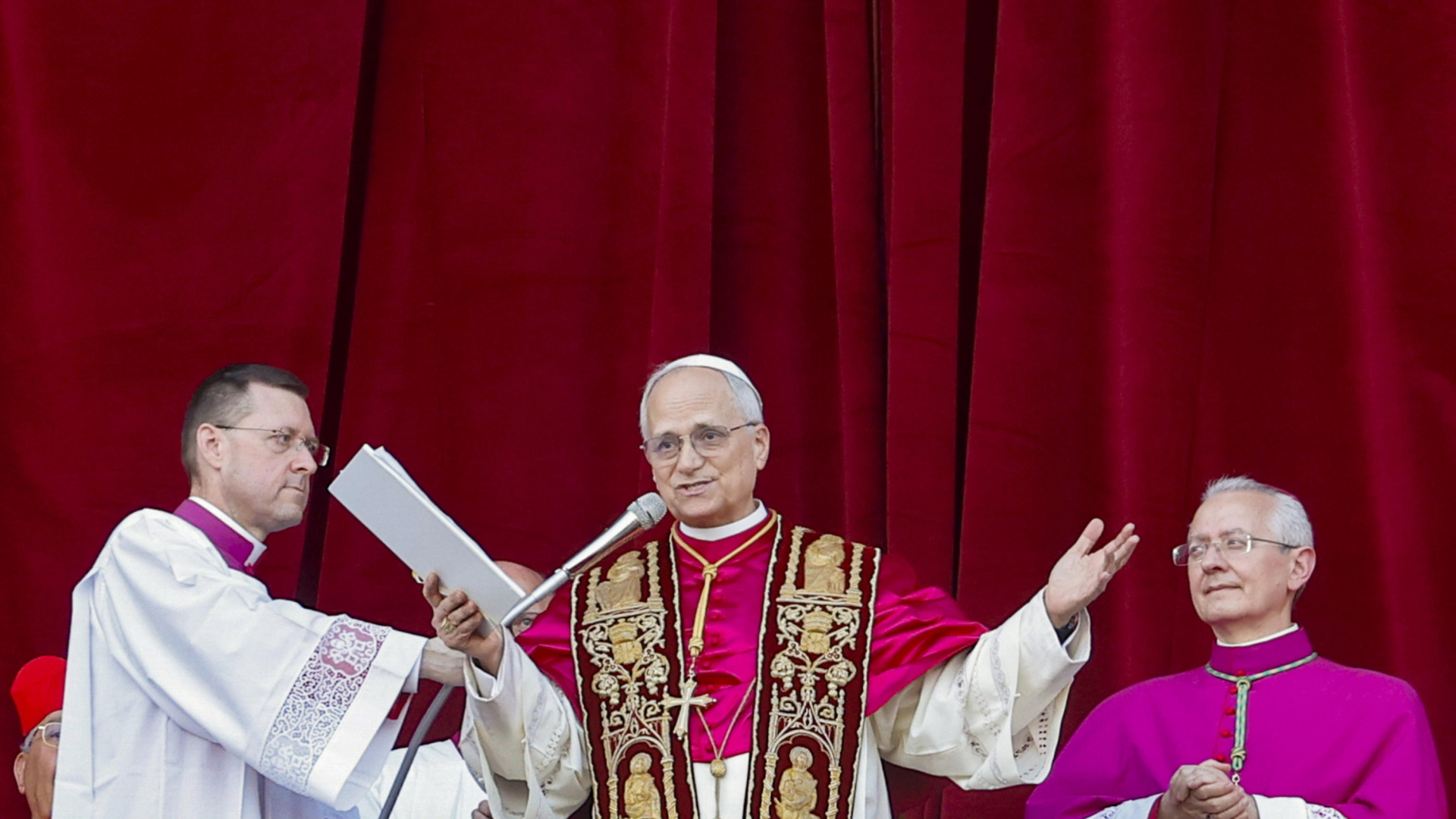 Rafael Lazcano, biógrafo y compañero del Papa en Roma: 