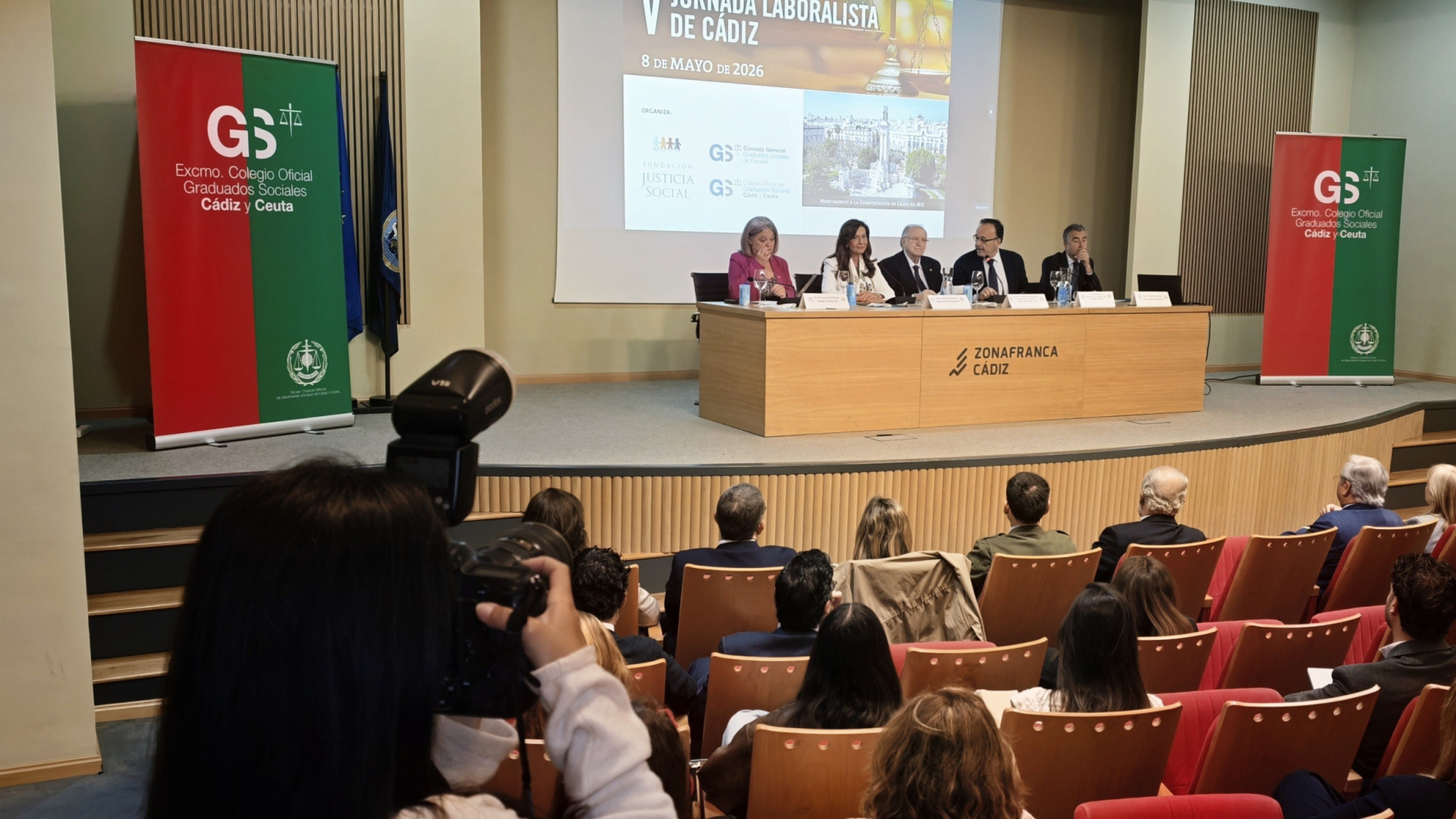 Los graduados sociales de Cádiz alertan sobre el absentismo: 