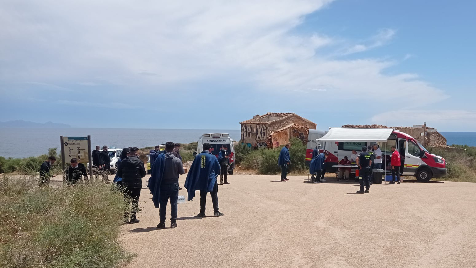 Interceptados 24 inmigrantes irregulares en una patera en Lorca
