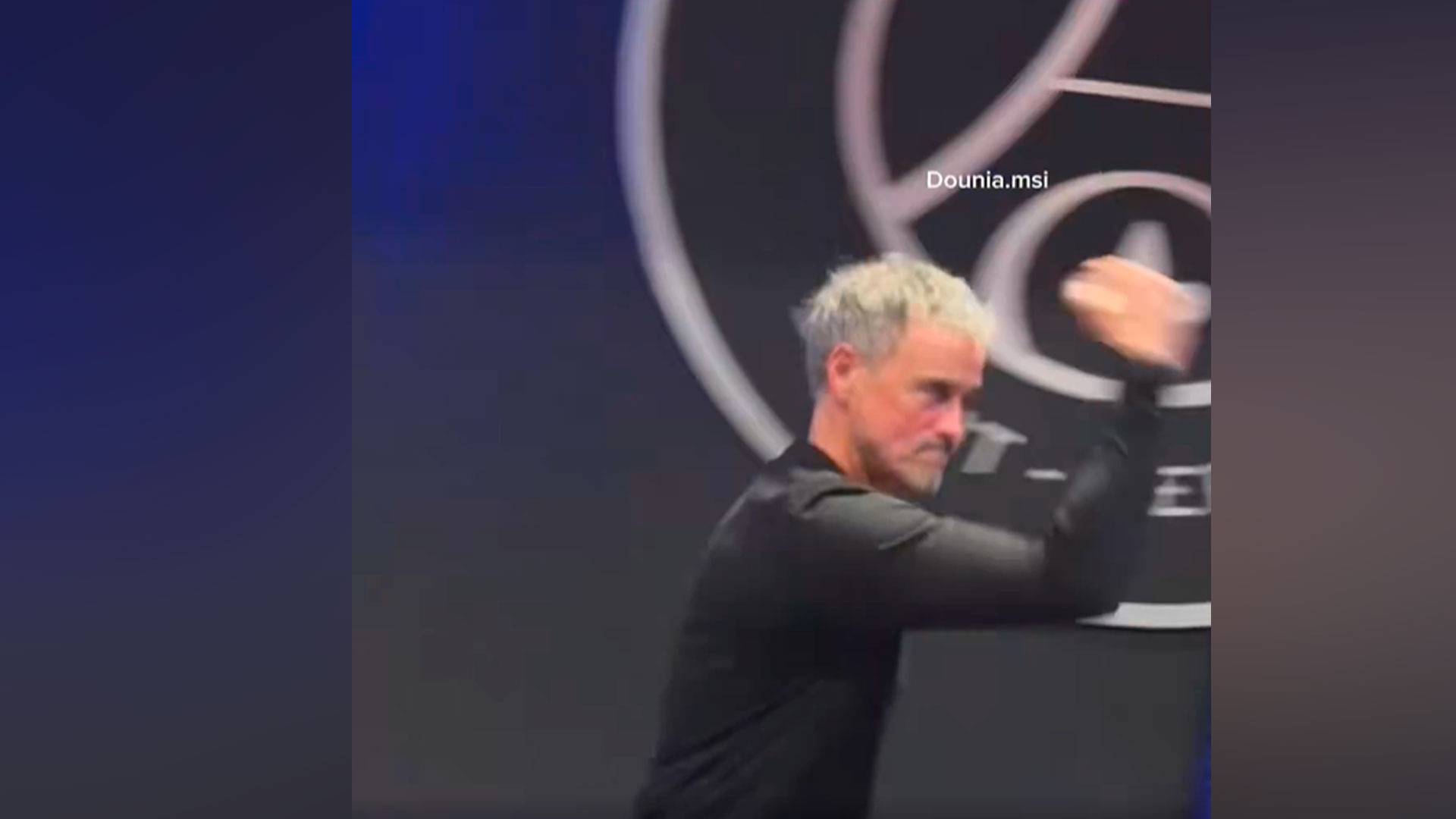 La alegría de Luis Enrique al conocer la victoria del Barcelona sobre el Real Madrid: 