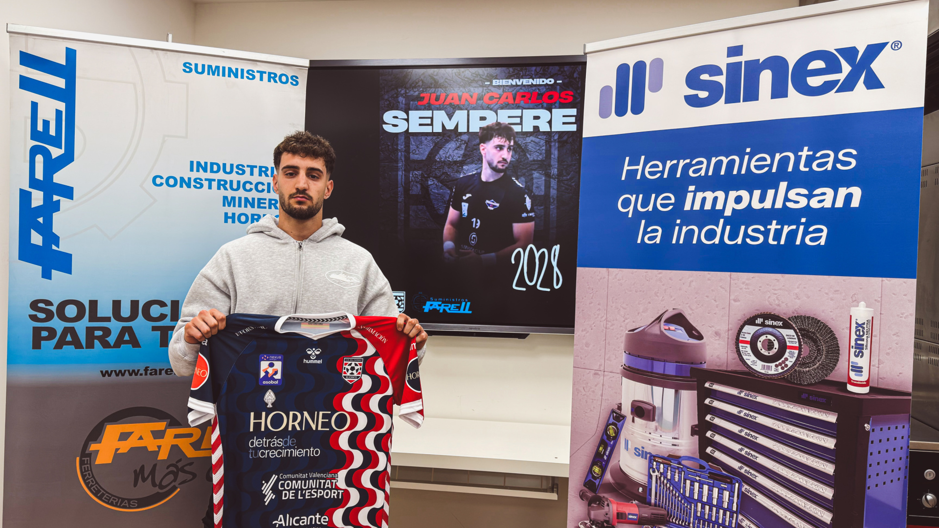 El Horneo Alicante ficha por dos temporadas al central eldense Juan Carlos Sempere