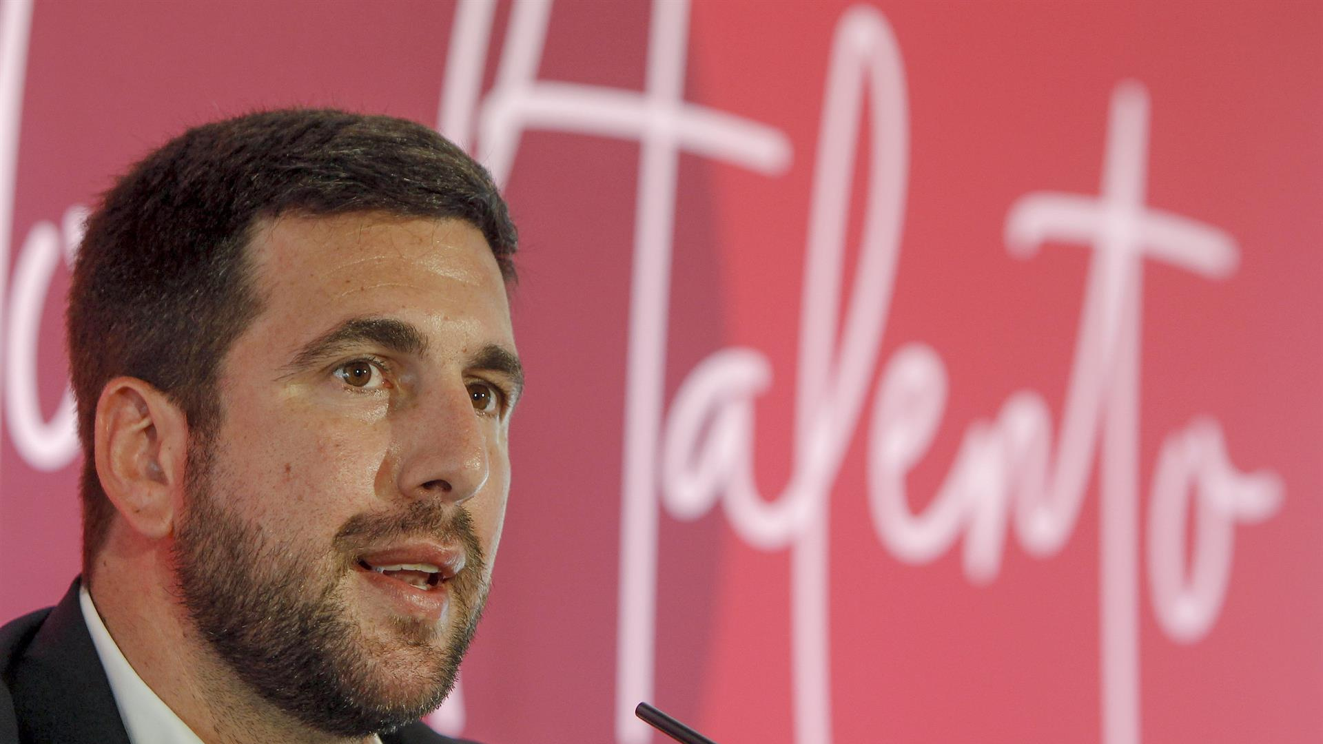Enrique Riquelme, sobre su posible candidatura para las elecciones del Real Madrid: 