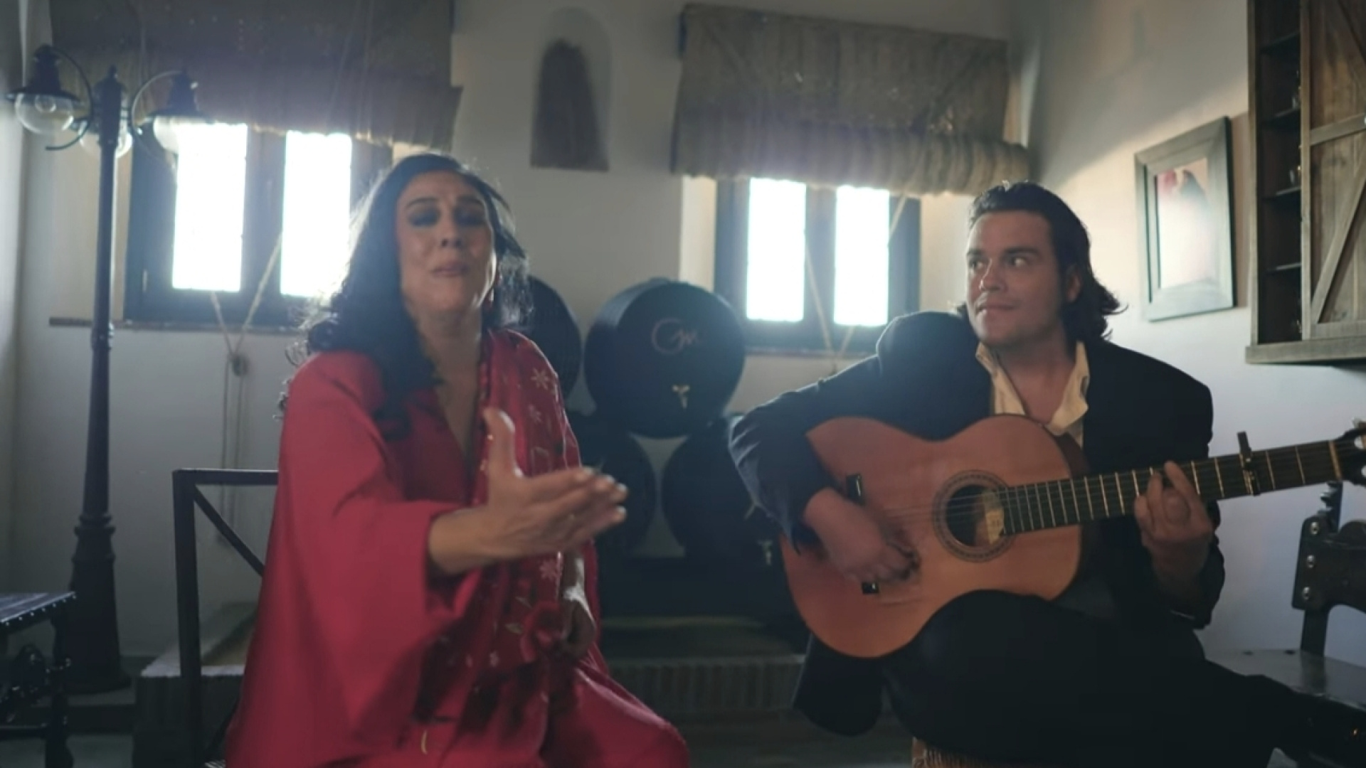 Coral de los Reyes honra a su hermana Chiqui de Jerez con su nueva sevillana 'Gitana juncal'