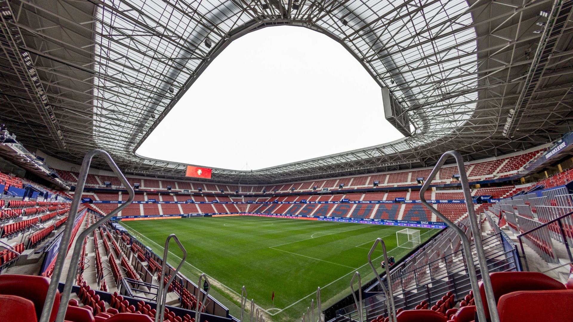 Tertulión rojillo: las alarmas se encienden en Osasuna, el fantasma del descenso amenaza a pesar de los 42 puntos