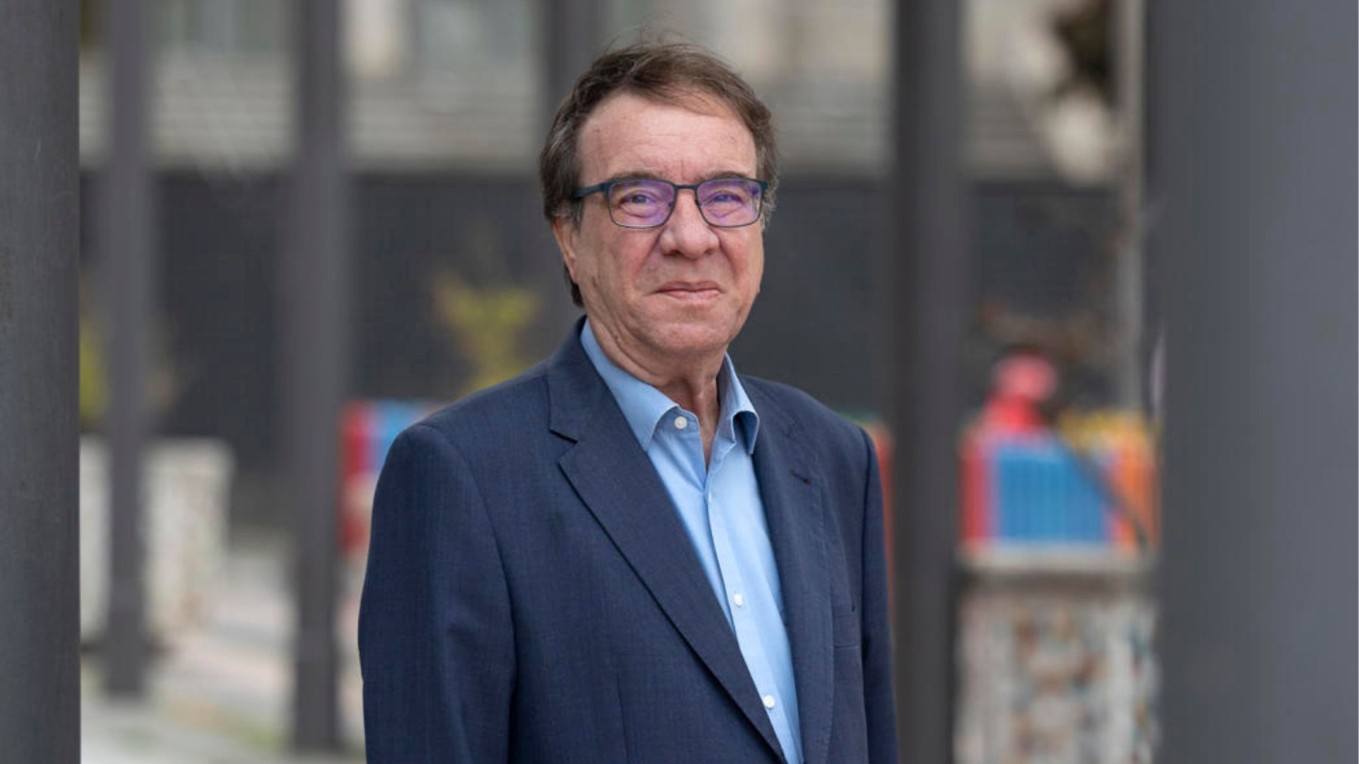 Amós García Rojas, virólogo: 
