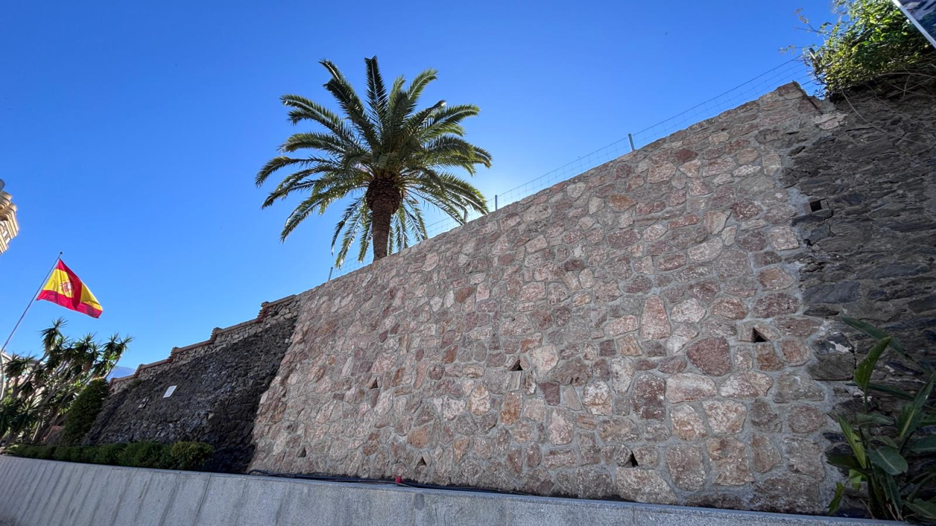 Motril blinda el Cerro de la Virgen tras reparar los muros dañados por las lluvias