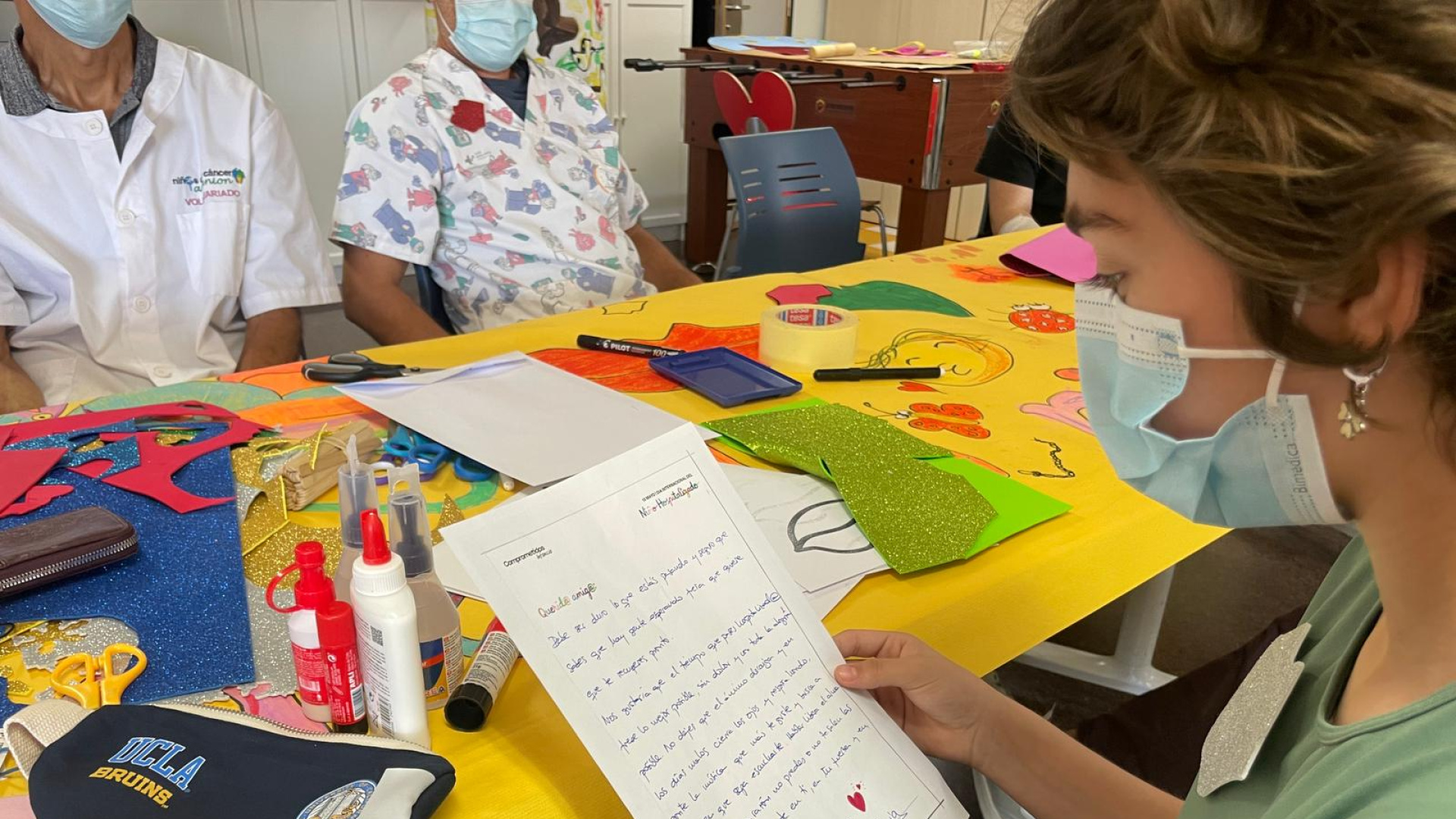 Las cartas que están emocionando a los niños ingresados en el Hospital Balmis de Alicante