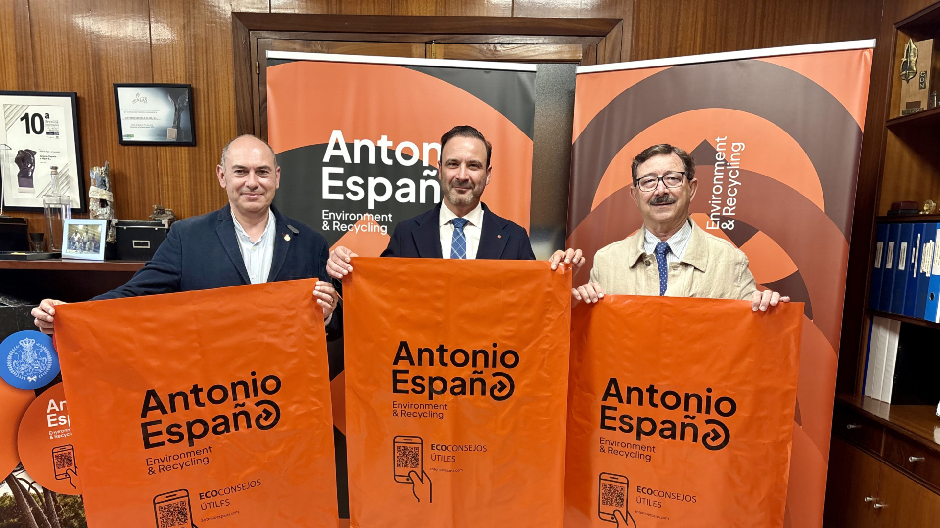 Antonio España impulsa junto a las hermandades de Huelva y Emigrantes un Camino del Rocío más limpio y comprometido con Doñana