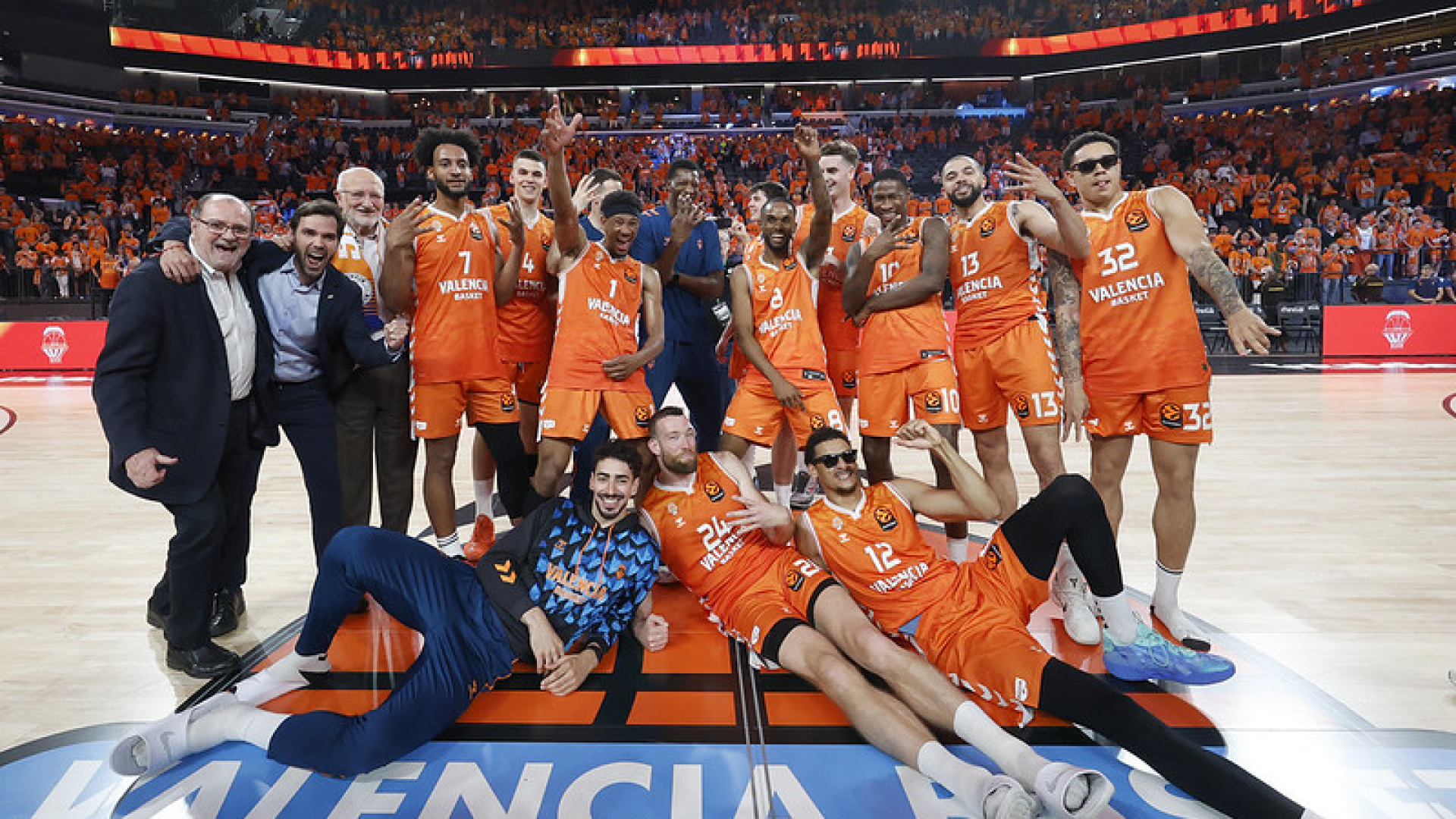 Valencia Basket pinta el cielo de color naranja y jugará la Final 4 tras eliminar a Panathinaikos (81-64)