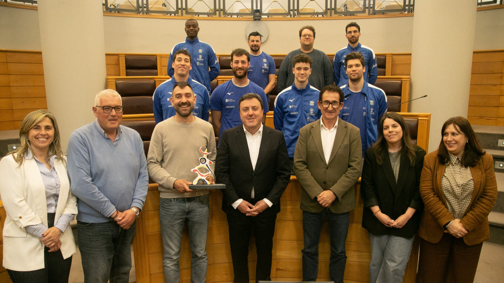 La Diputación de A Coruña celebra el regreso del Aldebarán Intasa San Sadurniño a la élite del voleibol nacional
