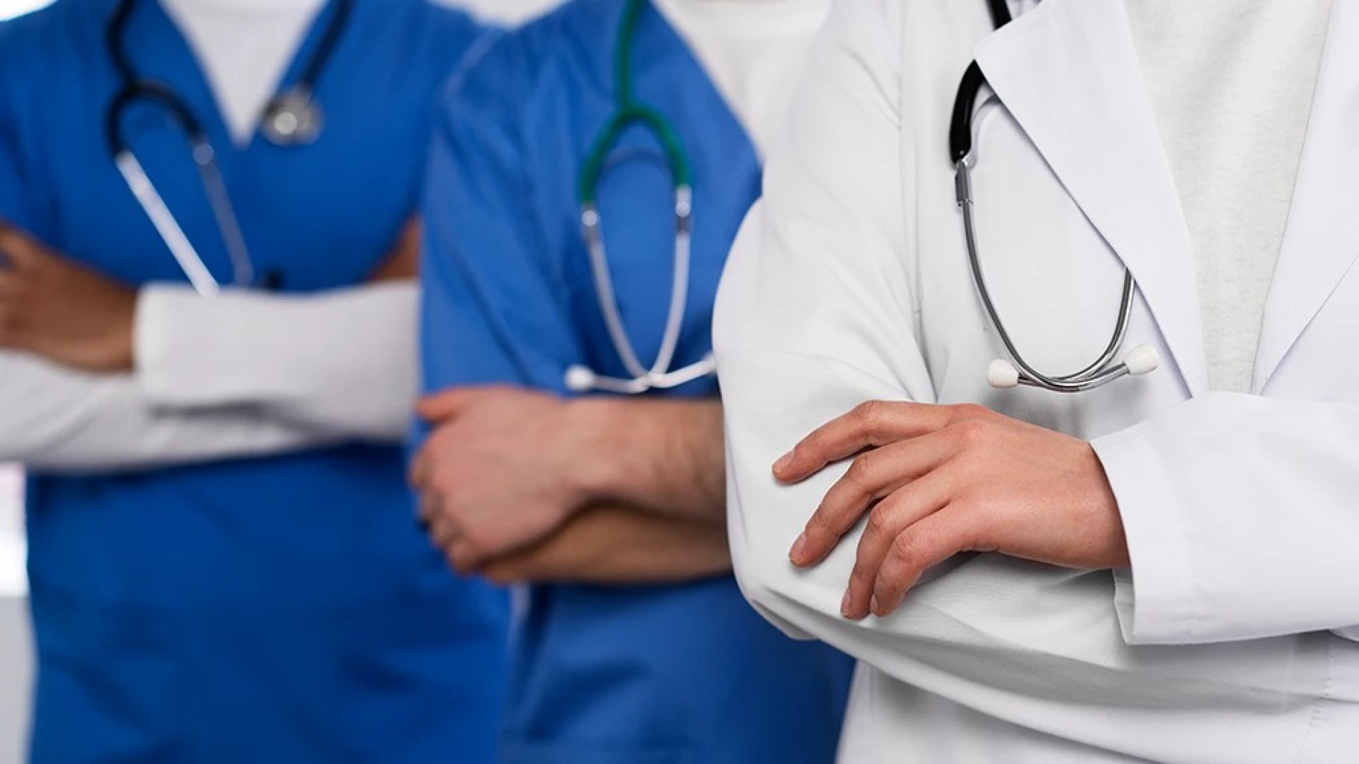 Los médicos de Cádiz piden la retirada de una campaña de enfermería por 