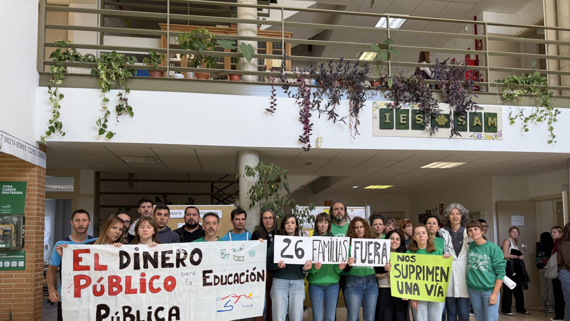 El IES San Alberto Magno denuncia la supresión de una vía de ESO mientras Educación niega que se haya eliminado ningún grupo