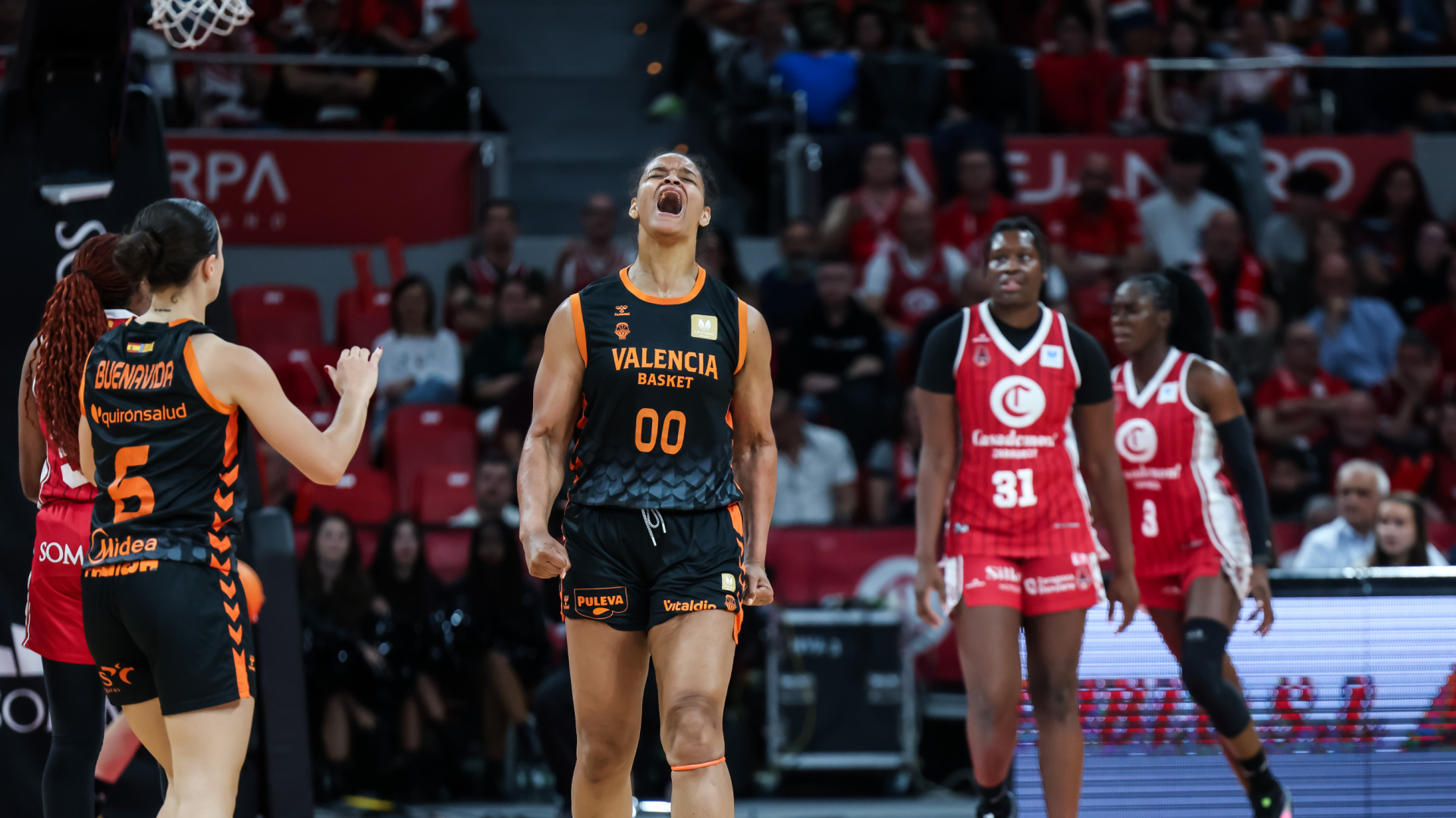 El ADN ganador de Valencia Basket le acerca a su cuarta Liga Femenina tras dar un golpe de autoridad en Zaragoza (73-81)
