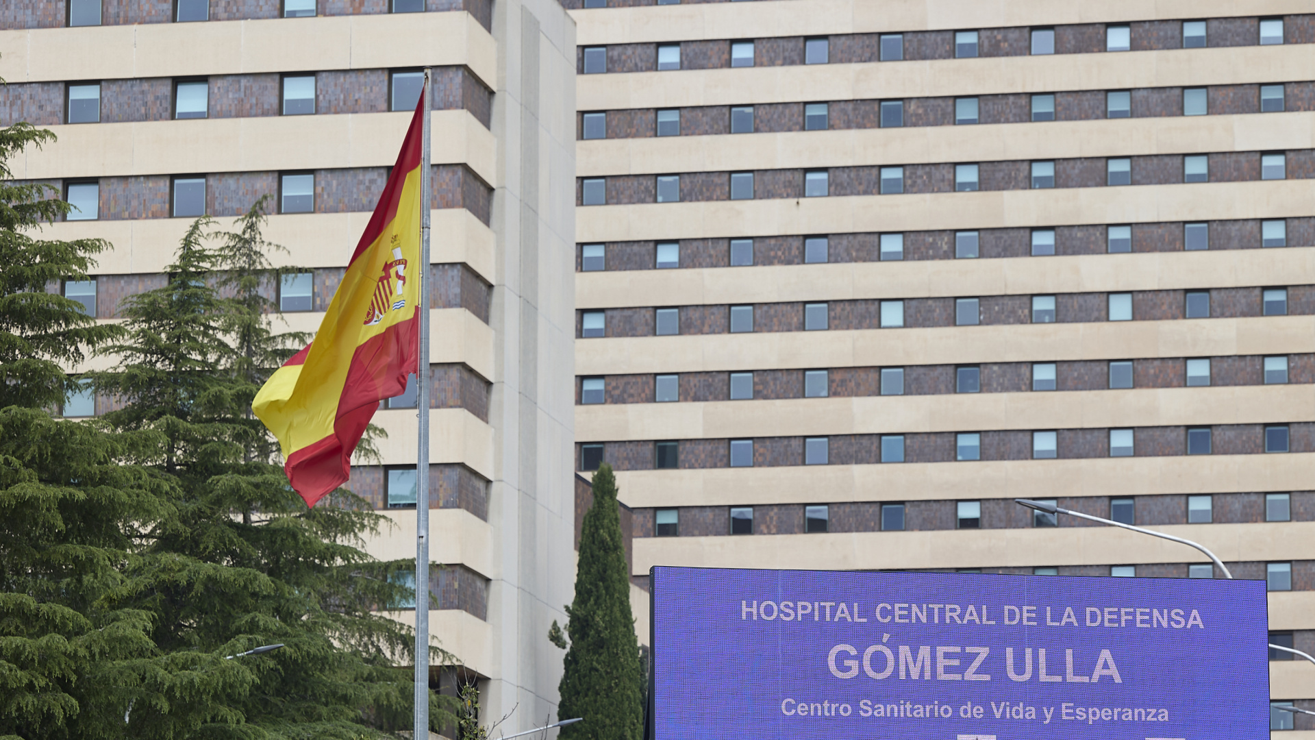 Sanidad confirma que el único pasajero español que ha dado positivo en hantavirus se encuentra mejor y 