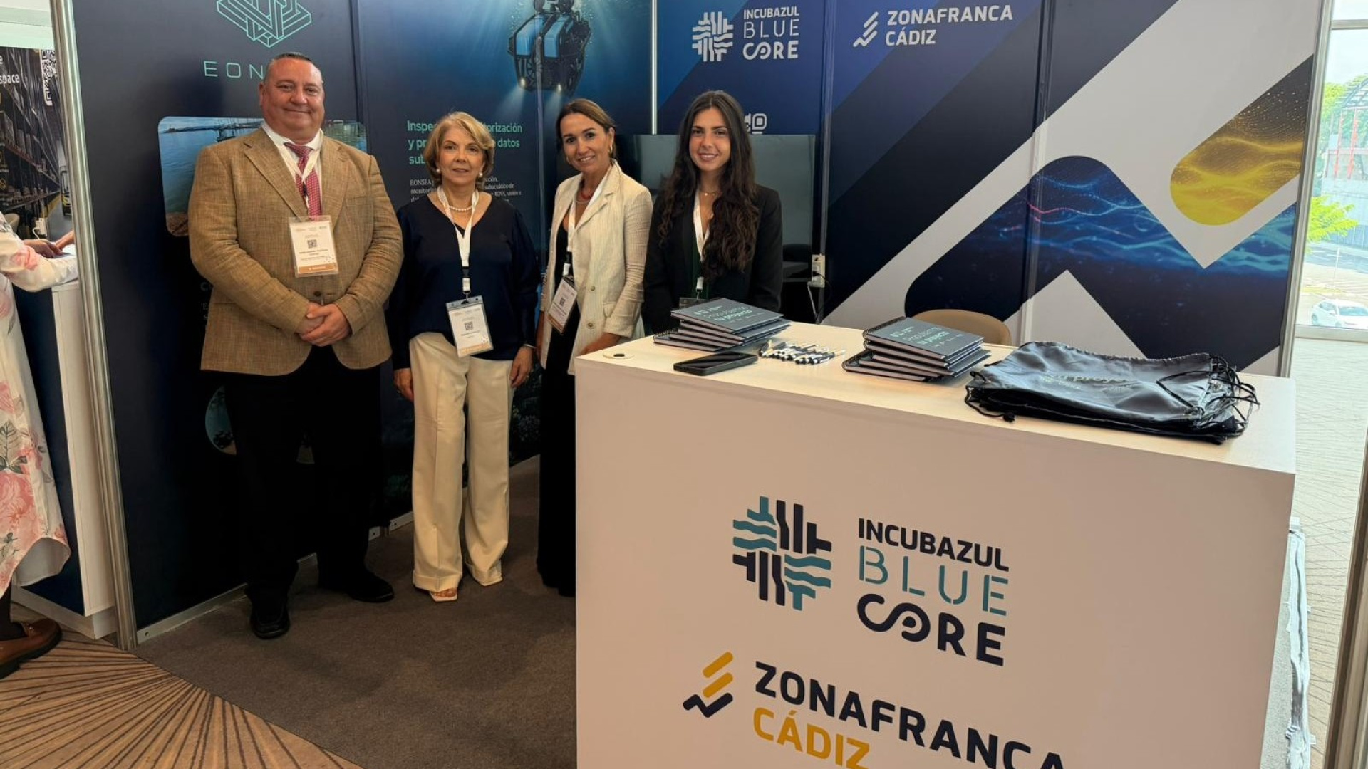 La Zona Franca de Cádiz exhibe su potencial en el Congreso Mundial de Zonas Francas de Panamá