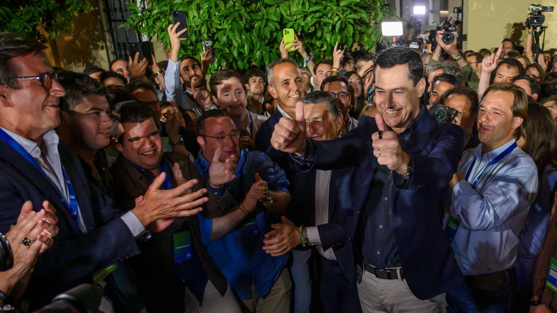 PP y Vox se reúnen para negociar la investidura de Juanma Mo