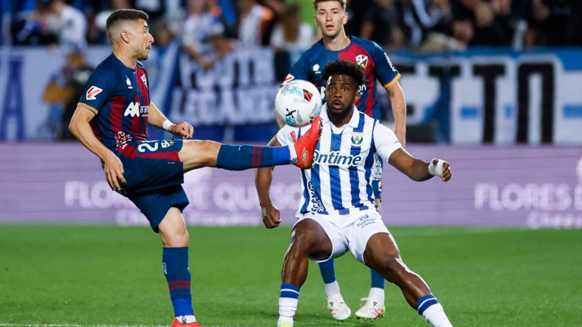 Batalla sin goles por la salvación entre Leganés y Huesca