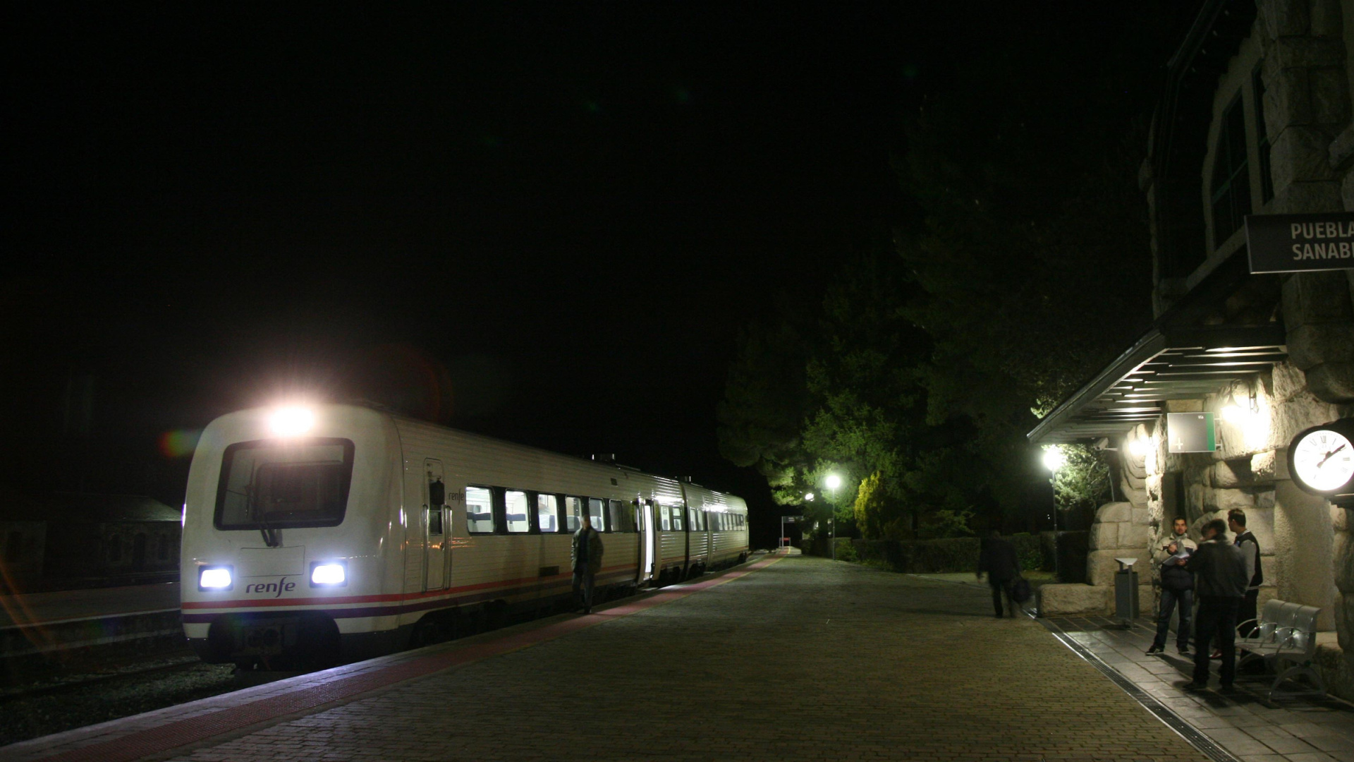 Renfe cambia los horarios del AVE a partir de este miércoles y deja sin tren de vuelta a los trabajadores de Sanabria (Zamora)