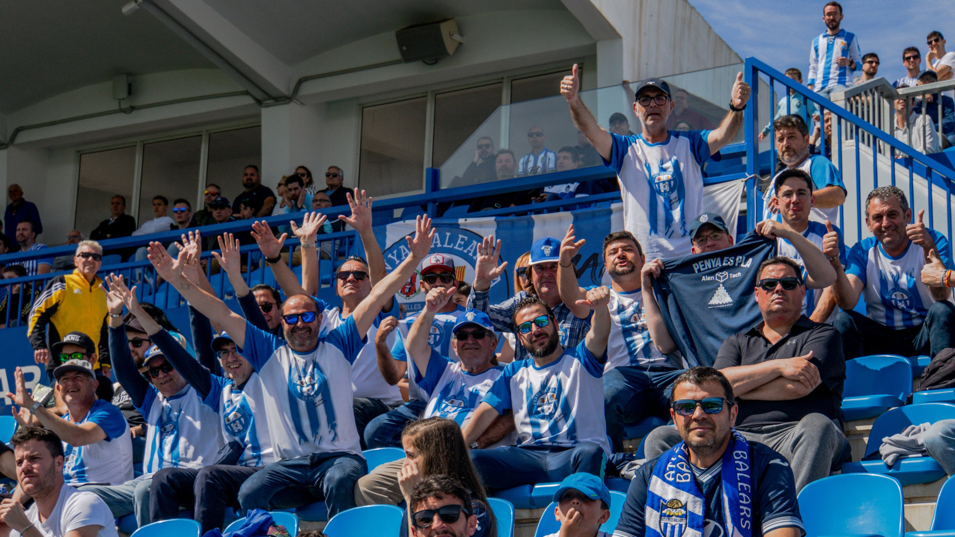 El At. Baleares llena el vuelo y serán más de 200 balearicos en la ida de la final de ascenso en Jaén