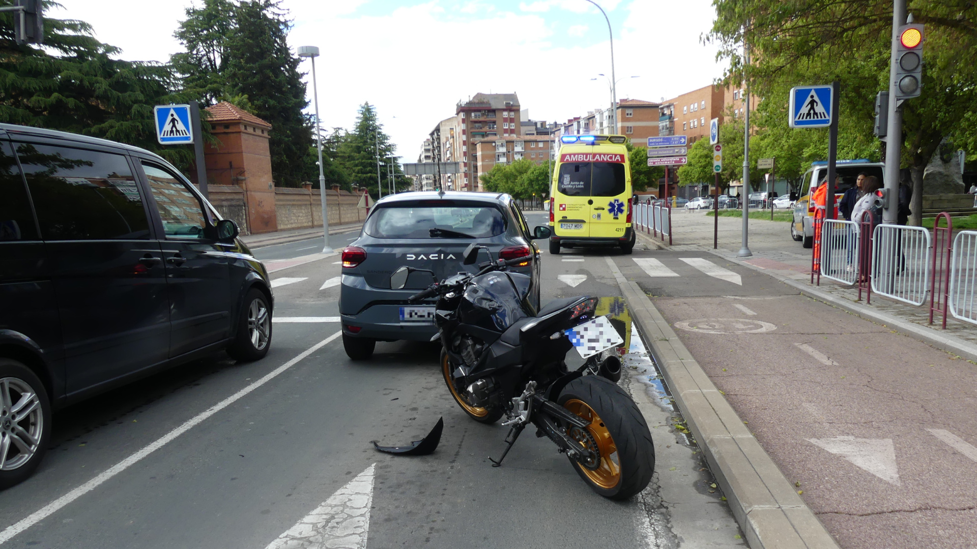 Huye en Palencia tras chocar bebido, drogado y con una niña de 10 años sin casco en la moto