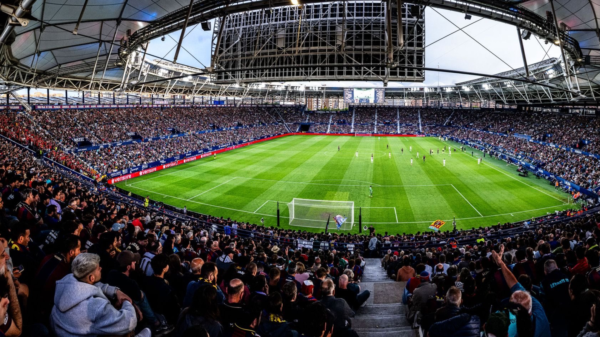 El Ciutat de València 25-26, con un ambiente como nunca