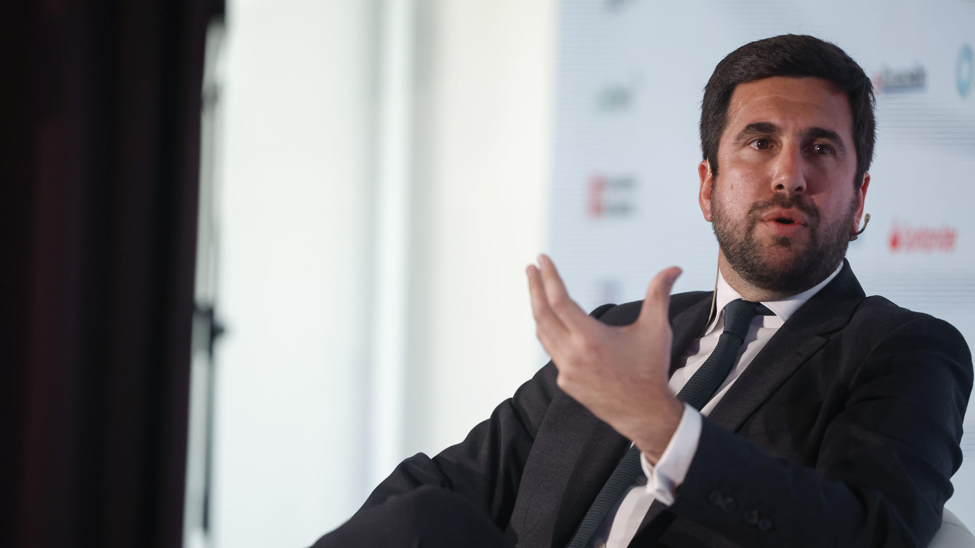 Riquelme dice que trabaja en 