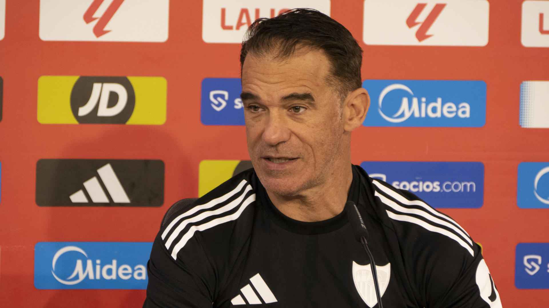 Luis García: “Soy el entrenador del Sevilla, pero sin saber si seguiré”