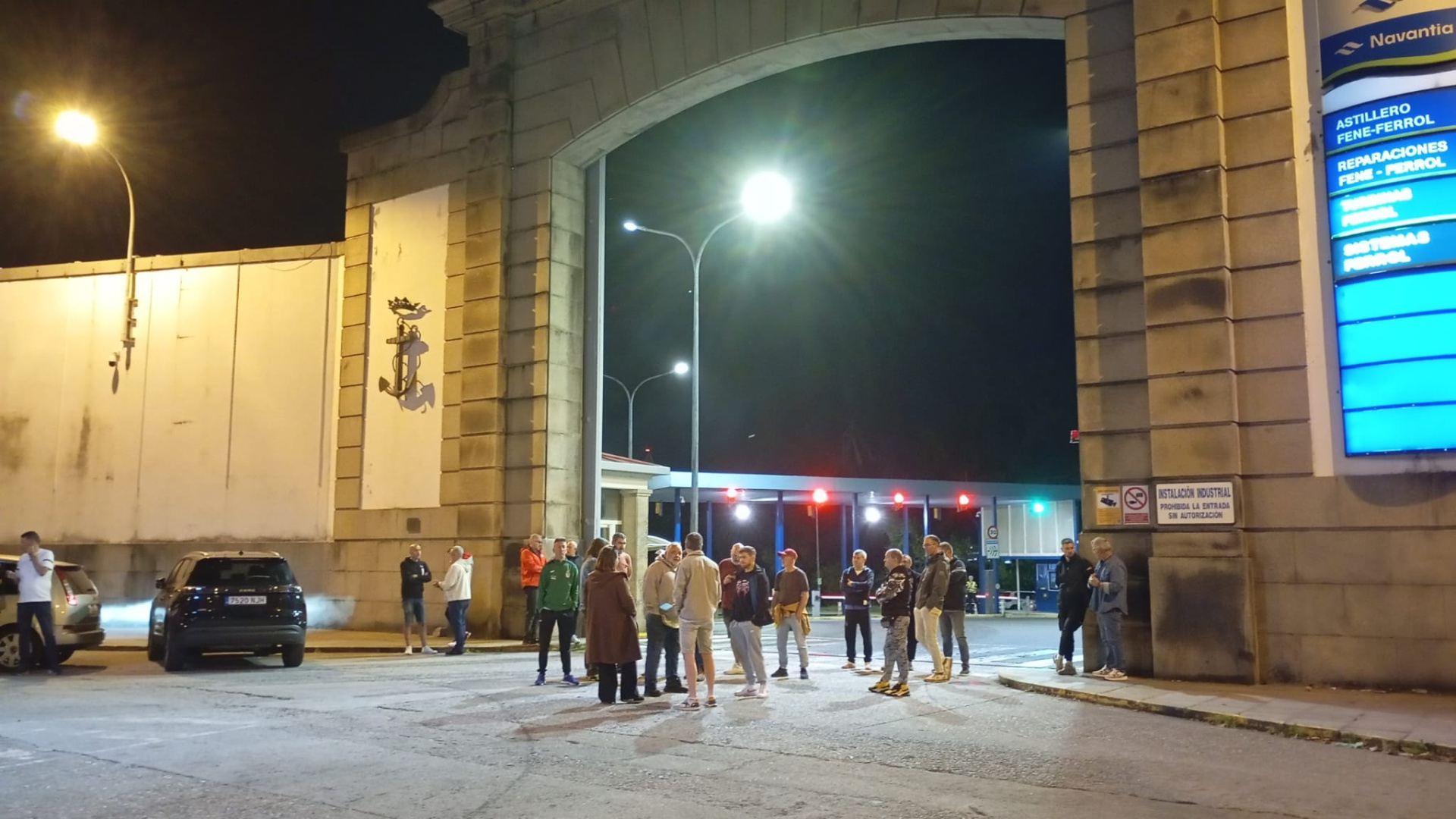 Los piquetes cortan el acceso a los astilleros de Navantia en la ría de Ferrol en plena escalada de la huelga del metal