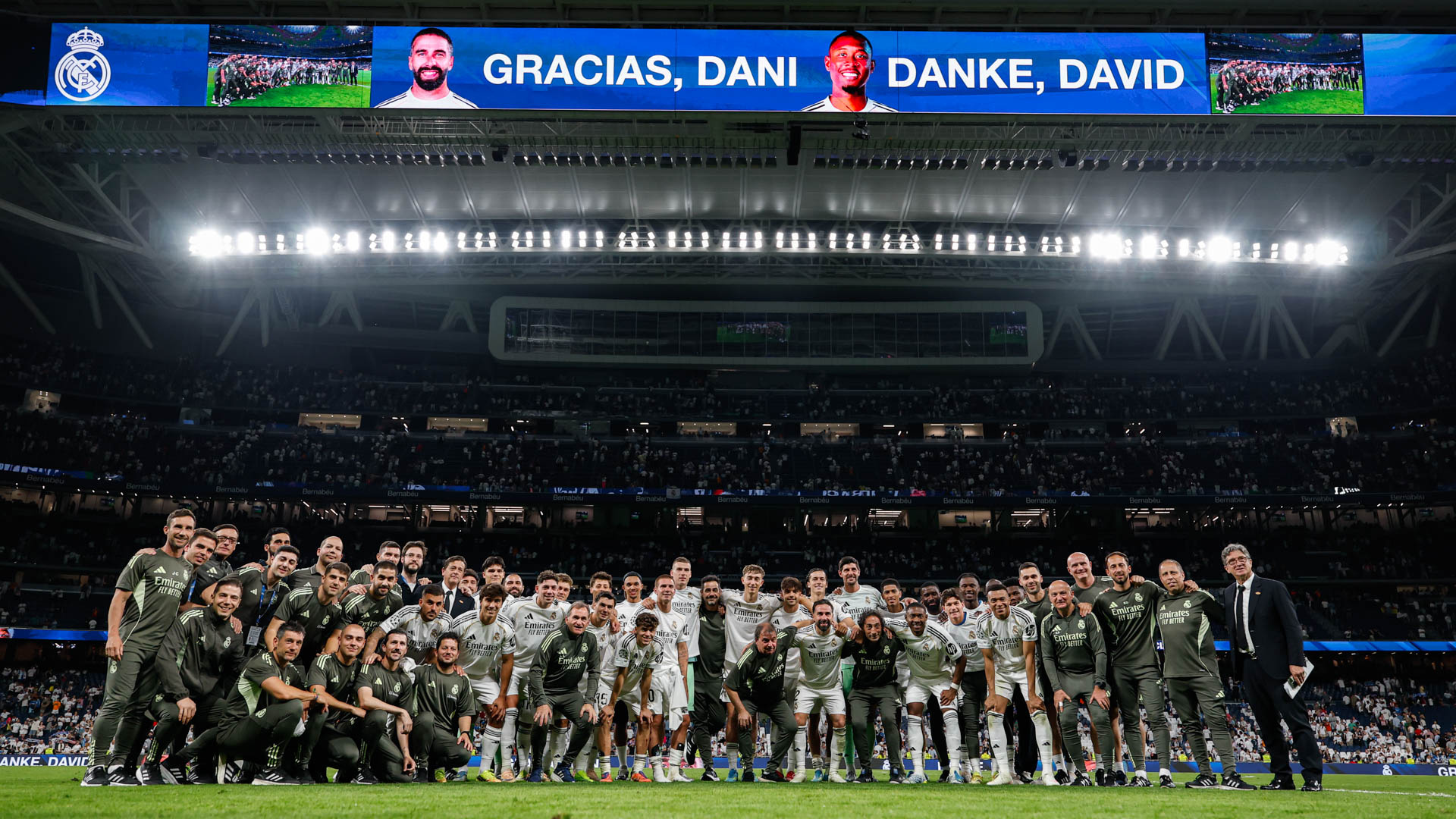 Carvajal, pasillo y lágrimas en su despedida: “Con mi salida ponemos fin a una era”
