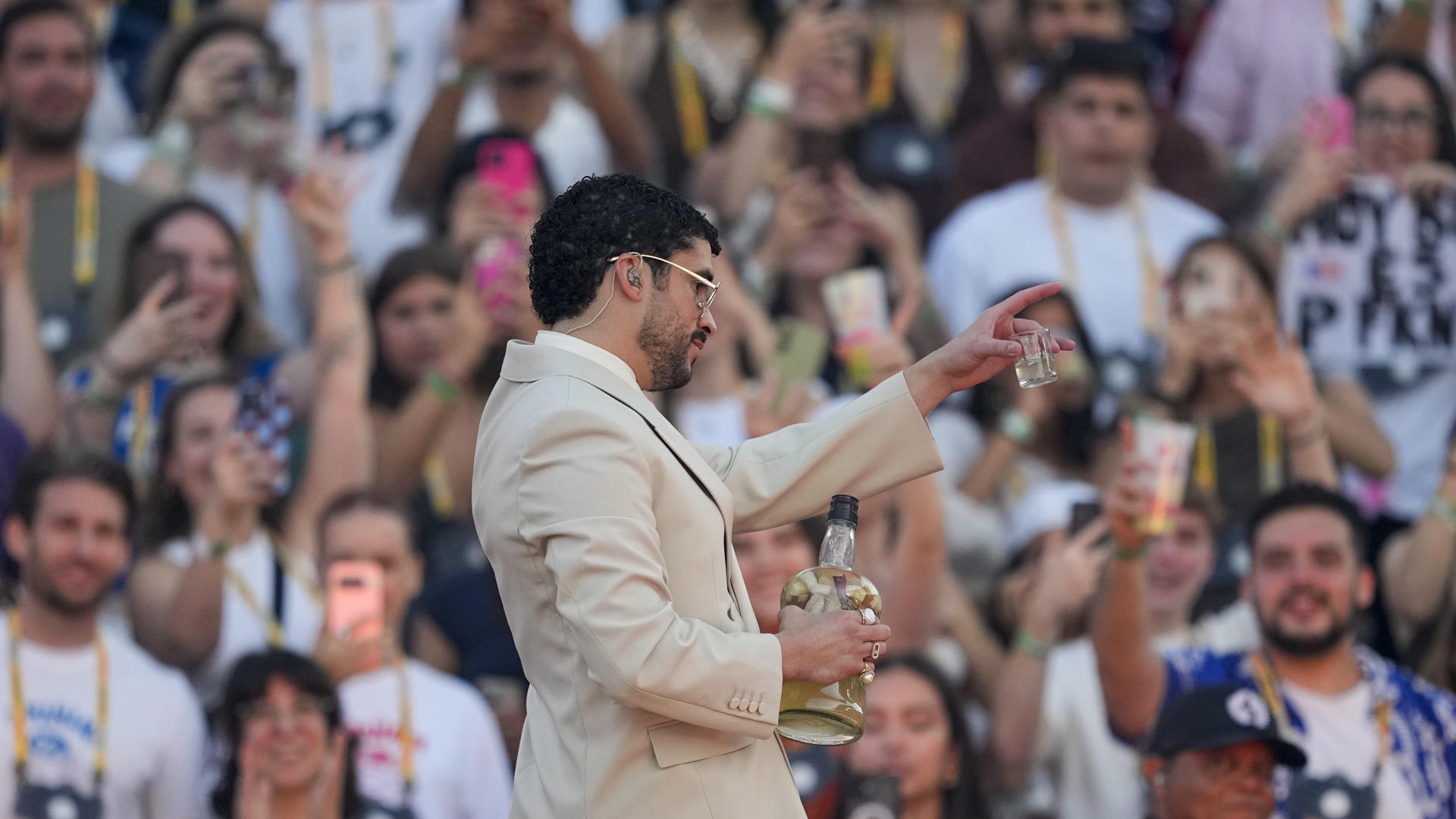 El error que hizo sonar a Bad Bunny en 40.000 pizarras: Fue elegido por los alumnos para indicar el 