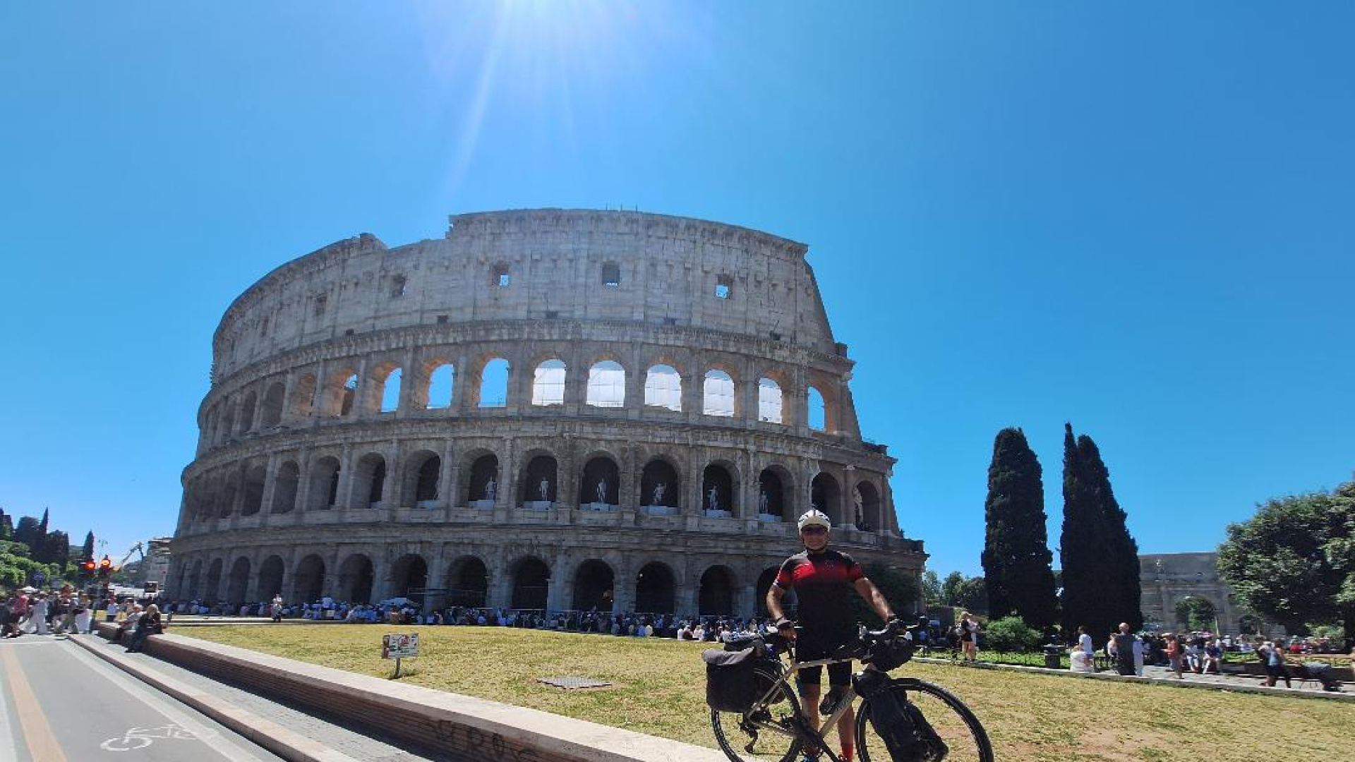 Un valenciano de 69 años llega a Roma en bicicleta tras recorrer 2.000 kilómetros: 