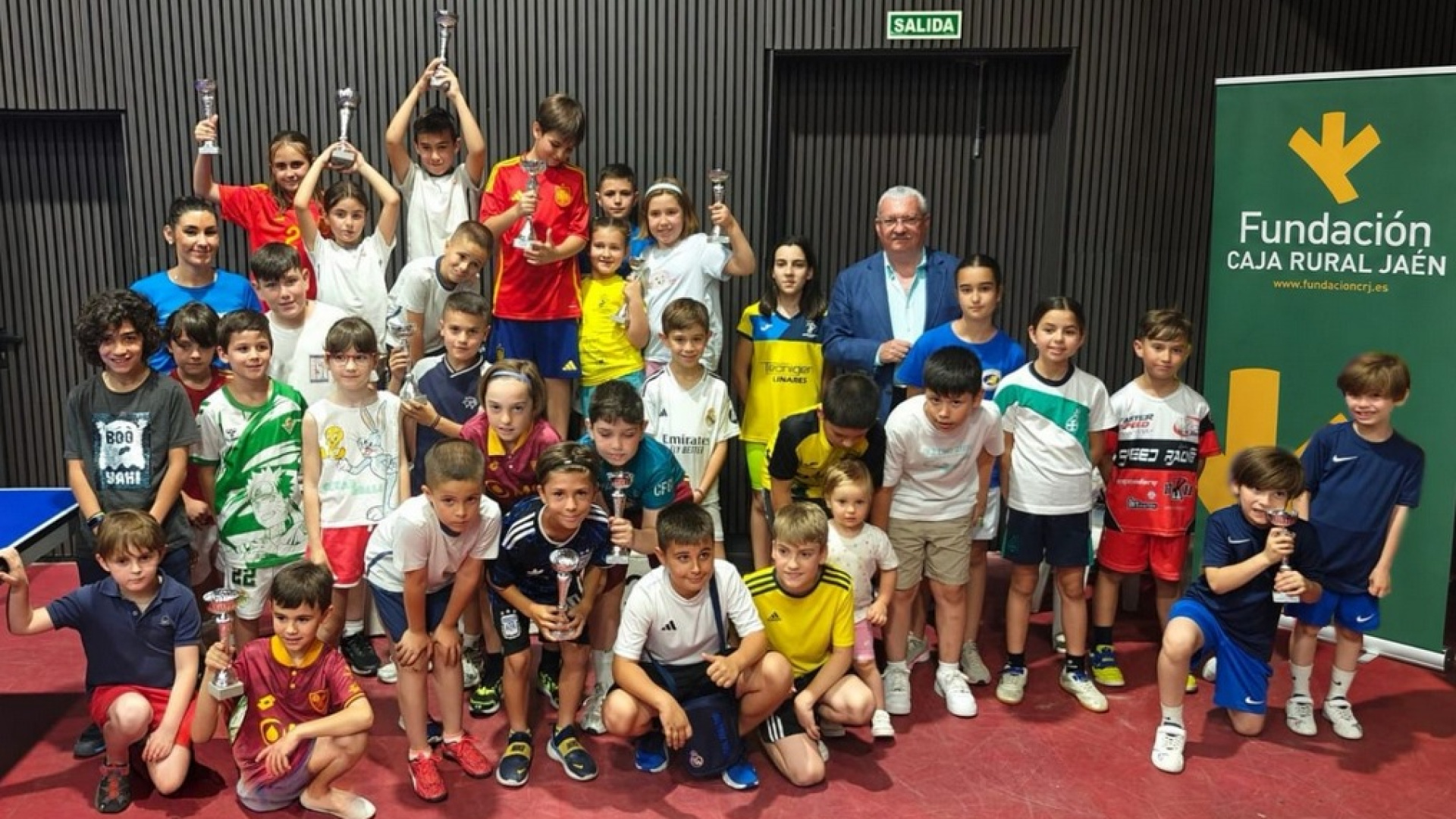 El tenis de mesa celebra su gran fiesta en la clausura de la Liga Intercentros de la Fundación Caja Rural de Jaén