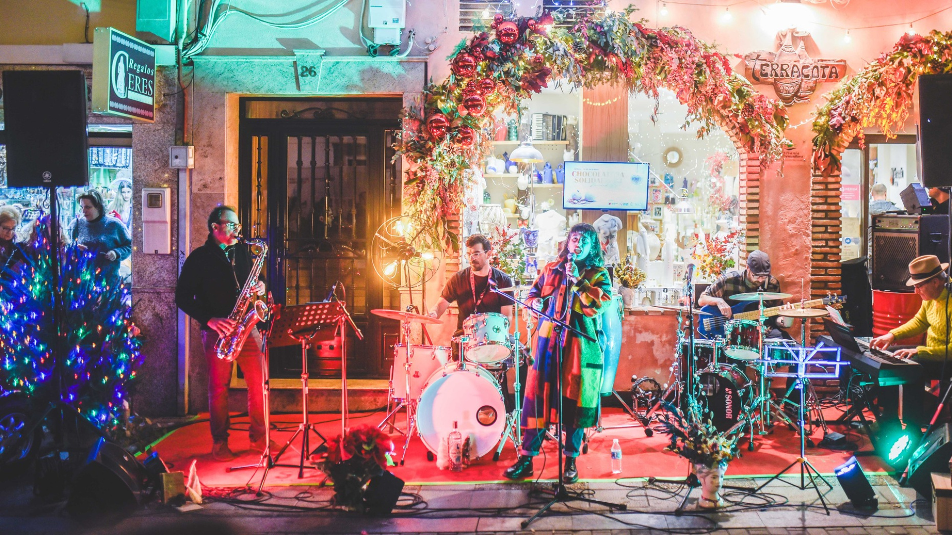 La música en directo transforma los espacios más inesperados de Mérida de la mano de Laoctava