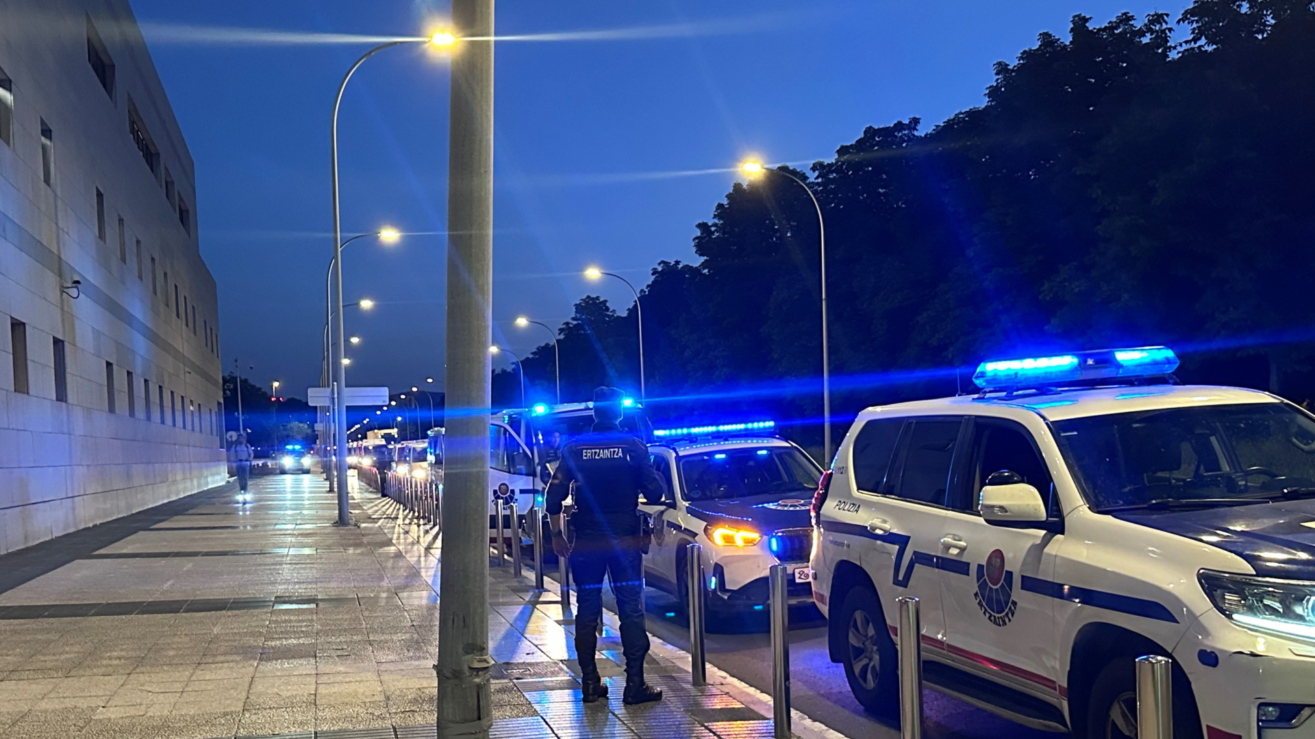 Macrooperación policial preventiva en las fábricas okupadas de Vitoria ante la oleada de robos con violencia