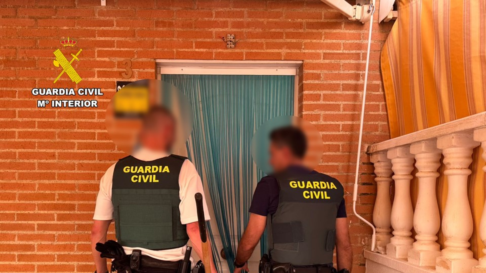 Cae el estafador de los toldos en Santa Pola: 30.000 euros timados y una huida por el sótano