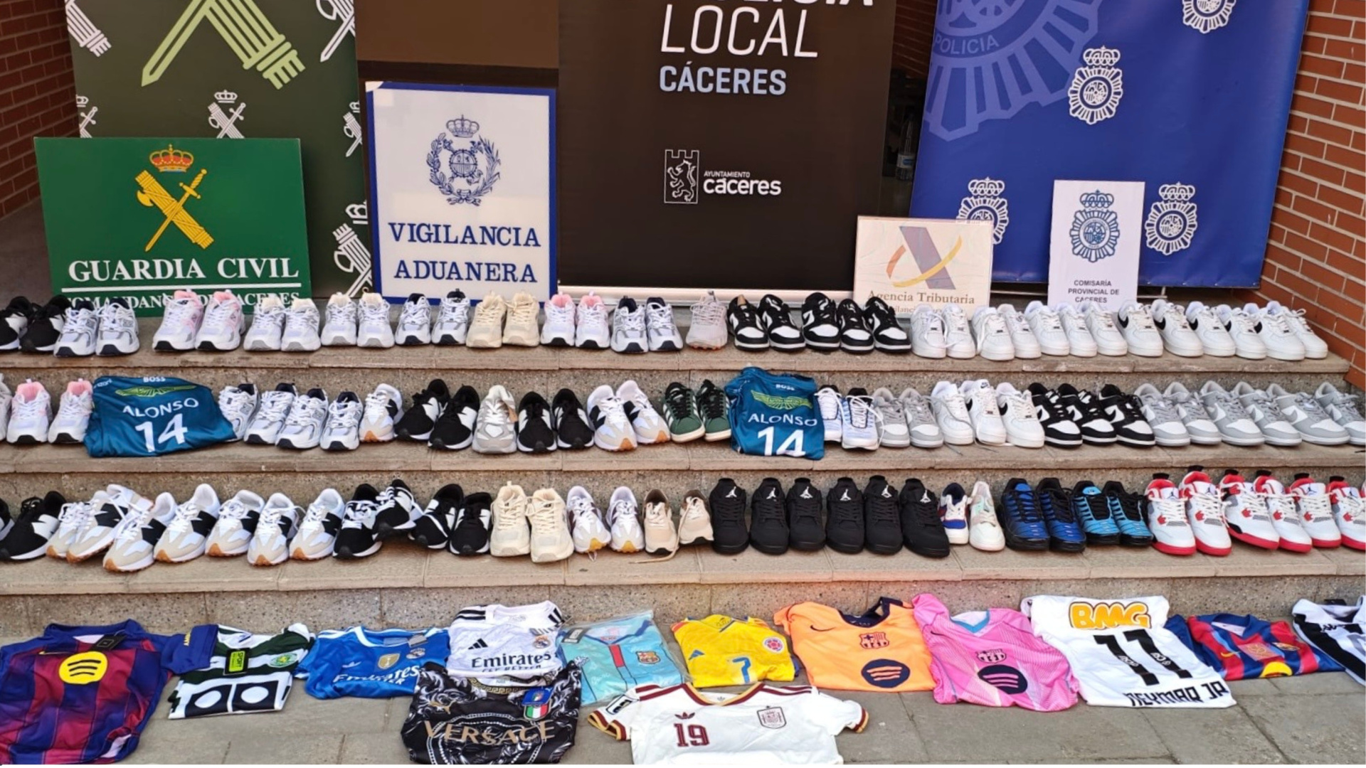 Golpe a las falsificaciones en la Feria de Cáceres con artículos por más de un millón de euros