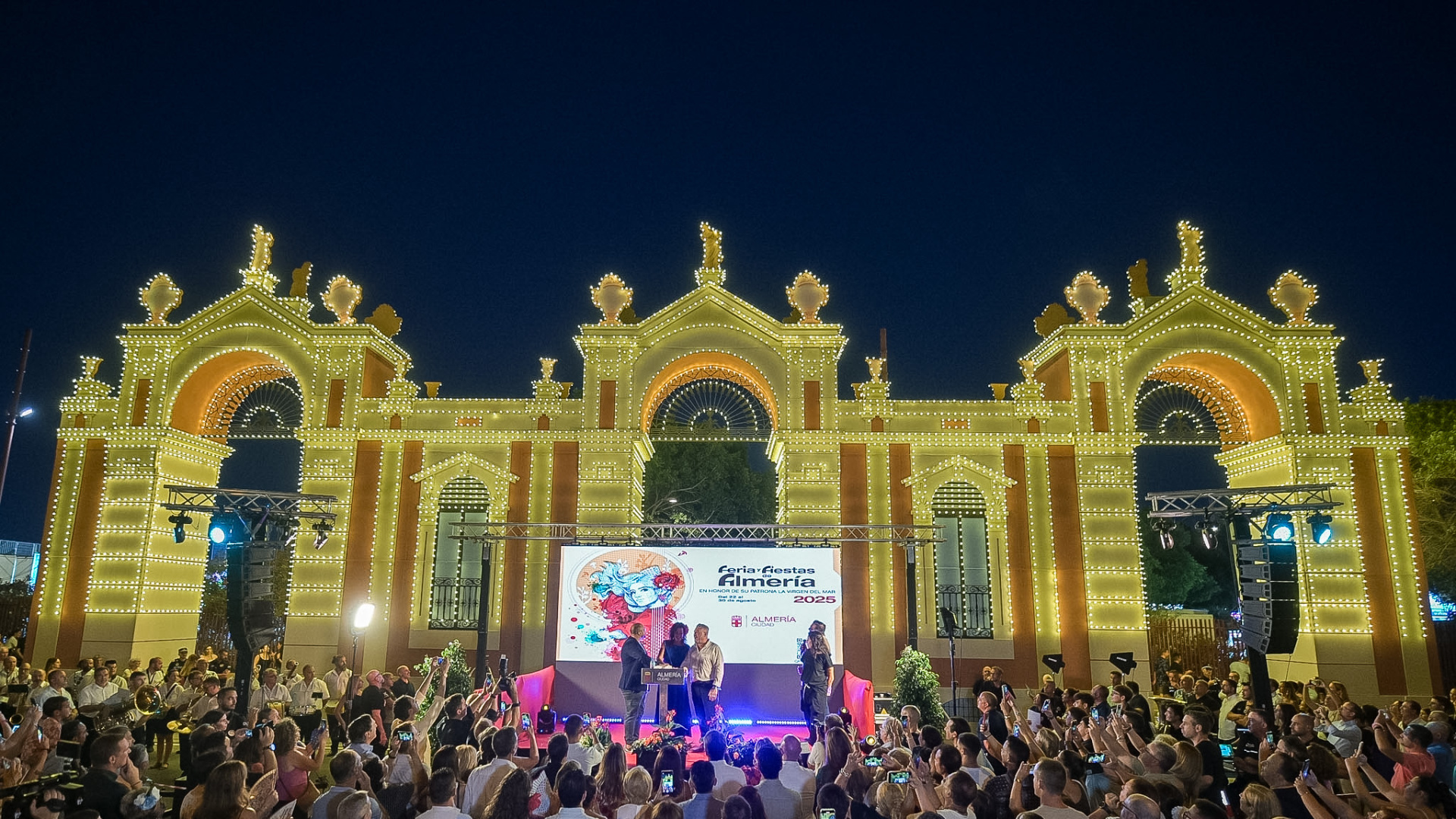 Almería renueva el icono de su Feria: ¿Cómo será la nueva portada?