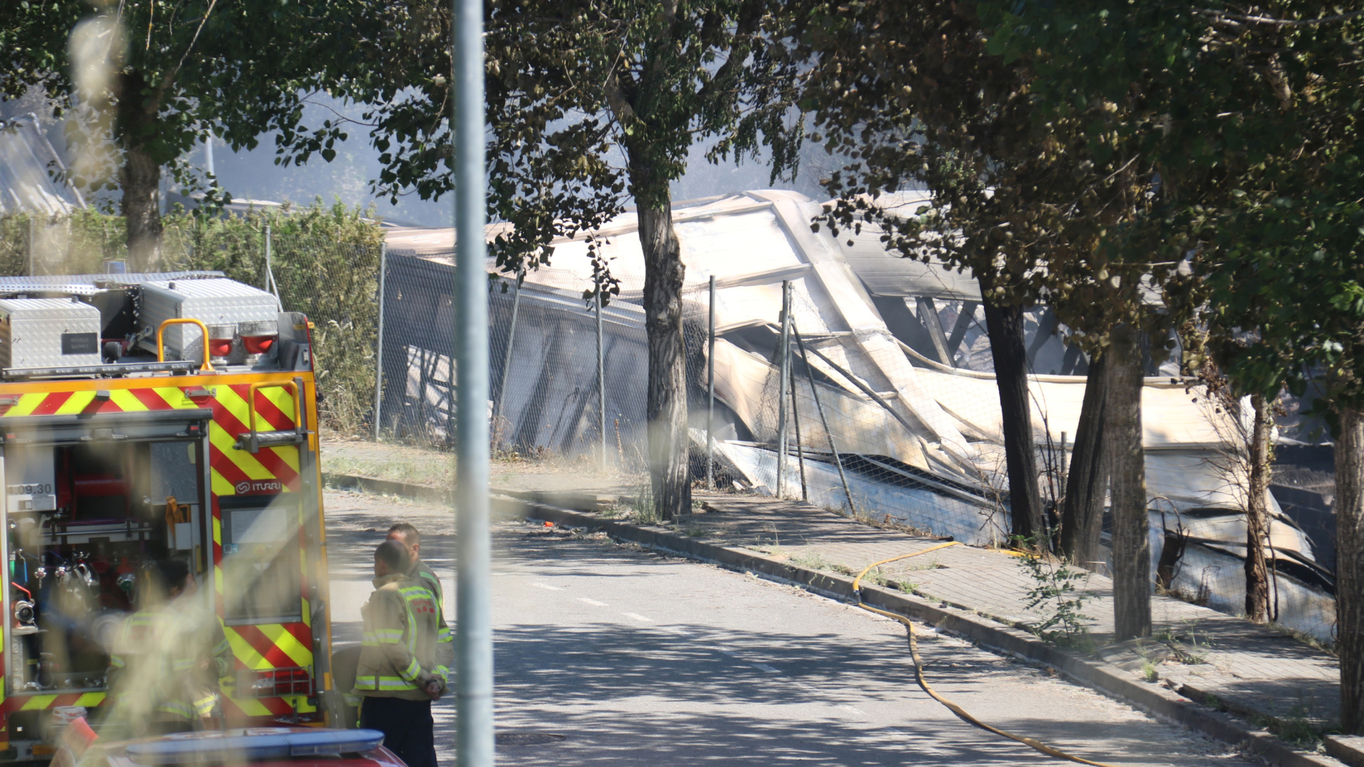 El origen del incendio de Òrrius, en una zona de cañas fuera de la fábrica